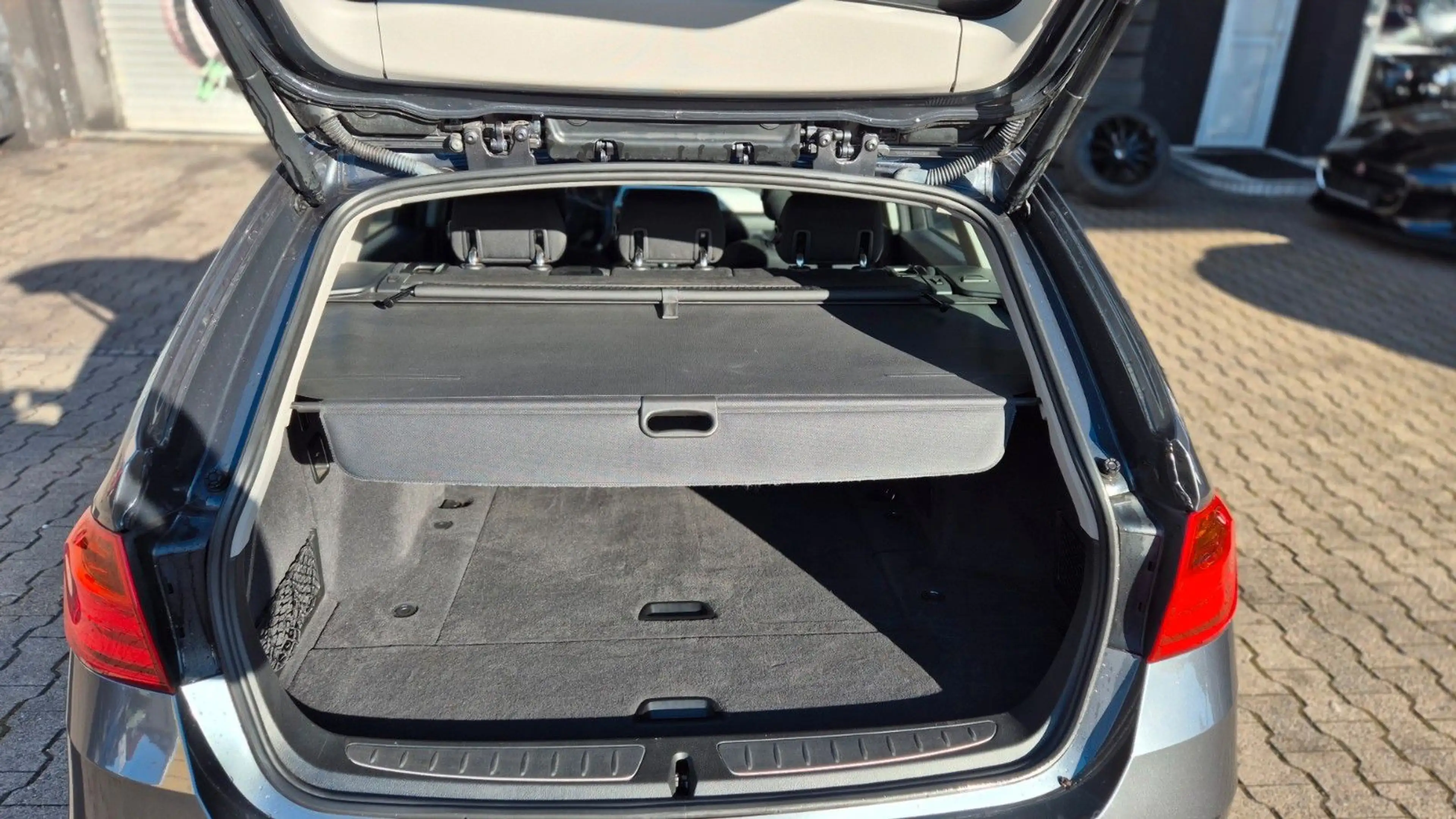 BMW 316 3er Touring 316 i Xenon-Navi-PDC-18"Zoll — photo 11