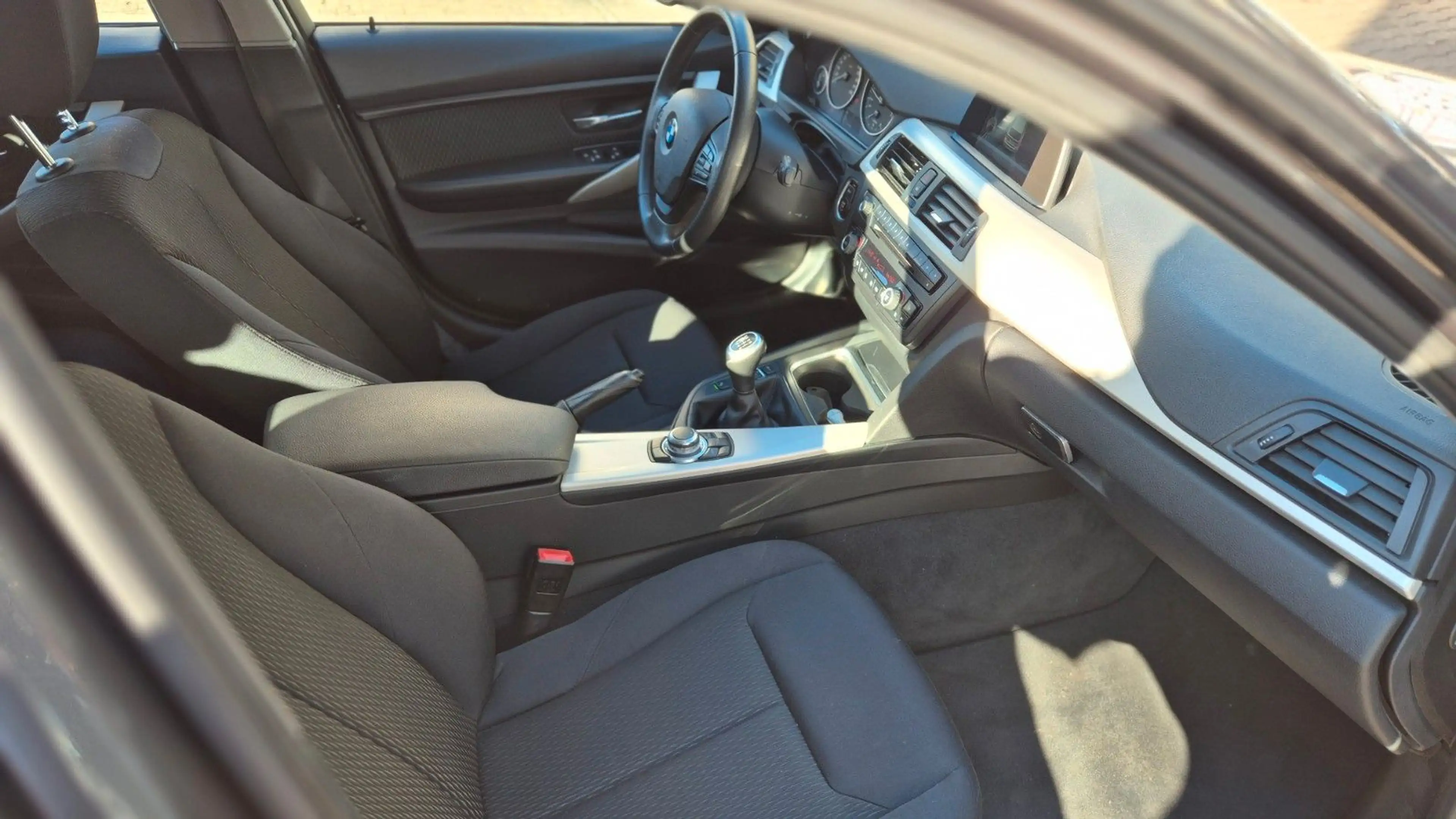 BMW 316 3er Touring 316 i Xenon-Navi-PDC-18"Zoll — photo 6