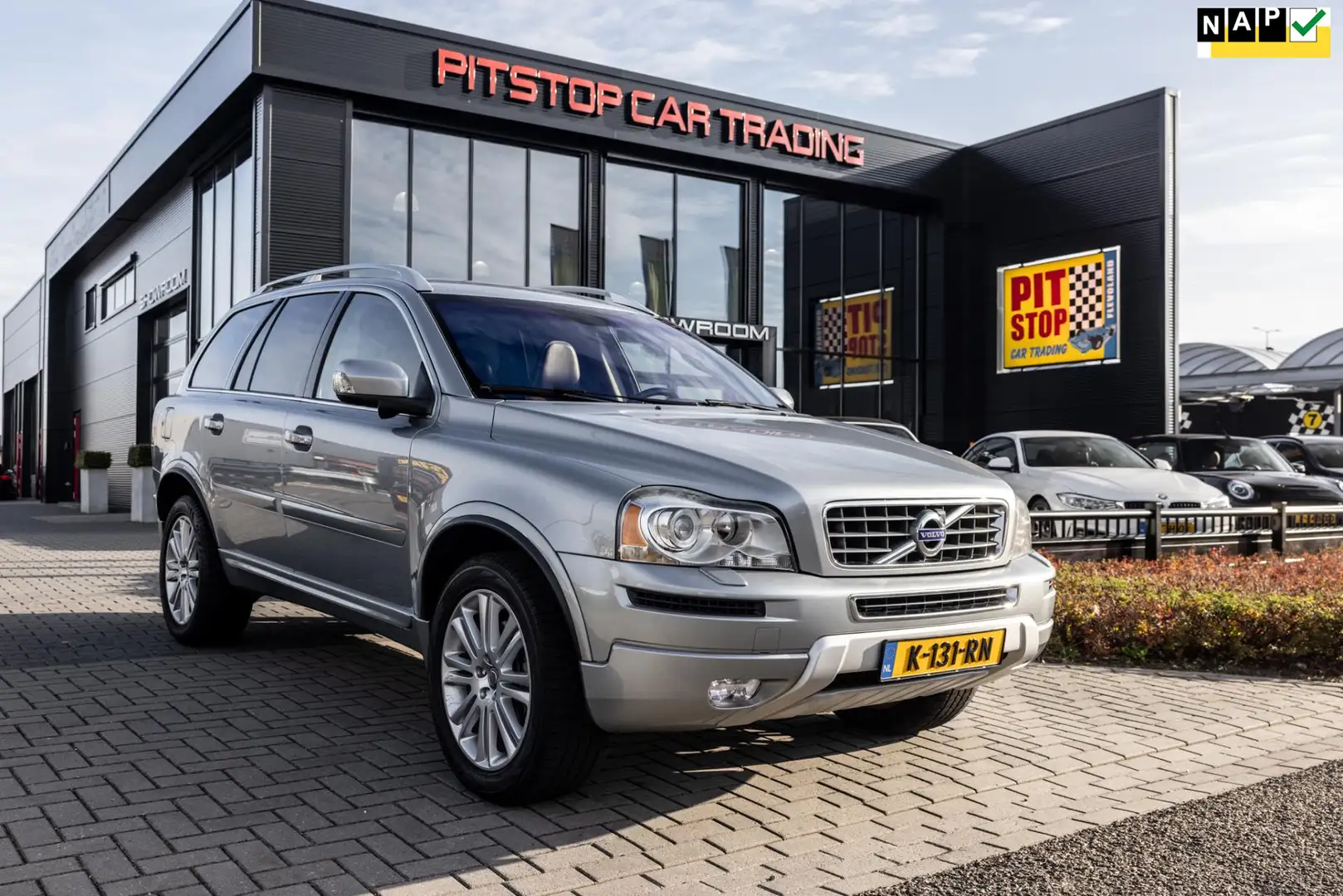 Volvo XC90 3.2 Executive, 244 PK, 7-Persoons, Memory stoelen, Grigio - 1