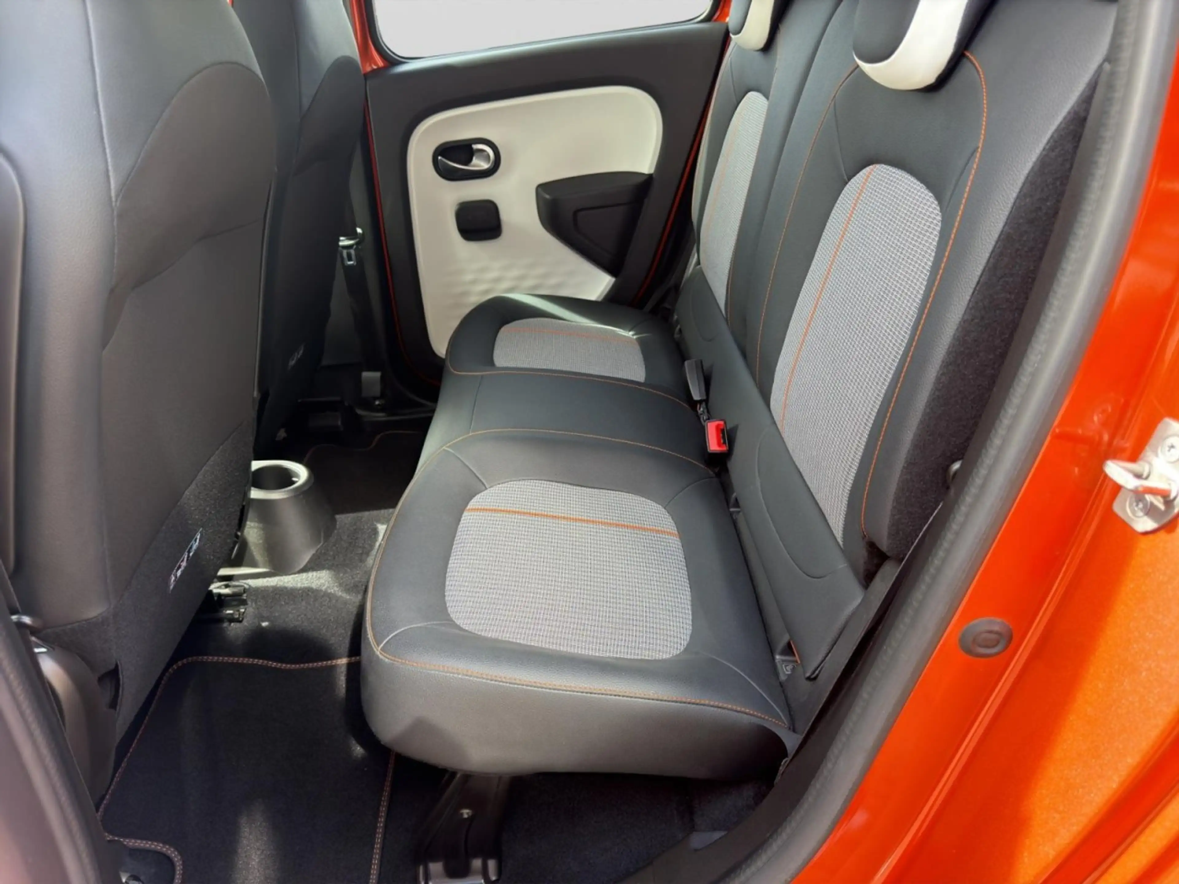 Renault Twingo Vibes Electric Klima Einparkhilfe Sitzheizung — photo 14