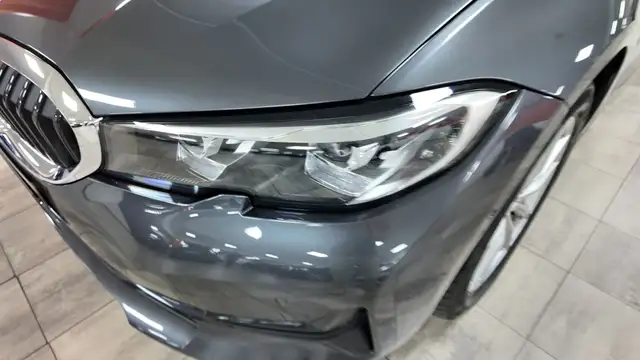 BMW 3 Series view 11