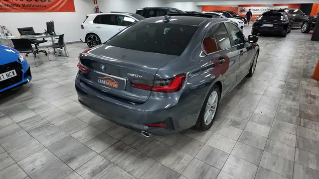 BMW 3 Series view 7