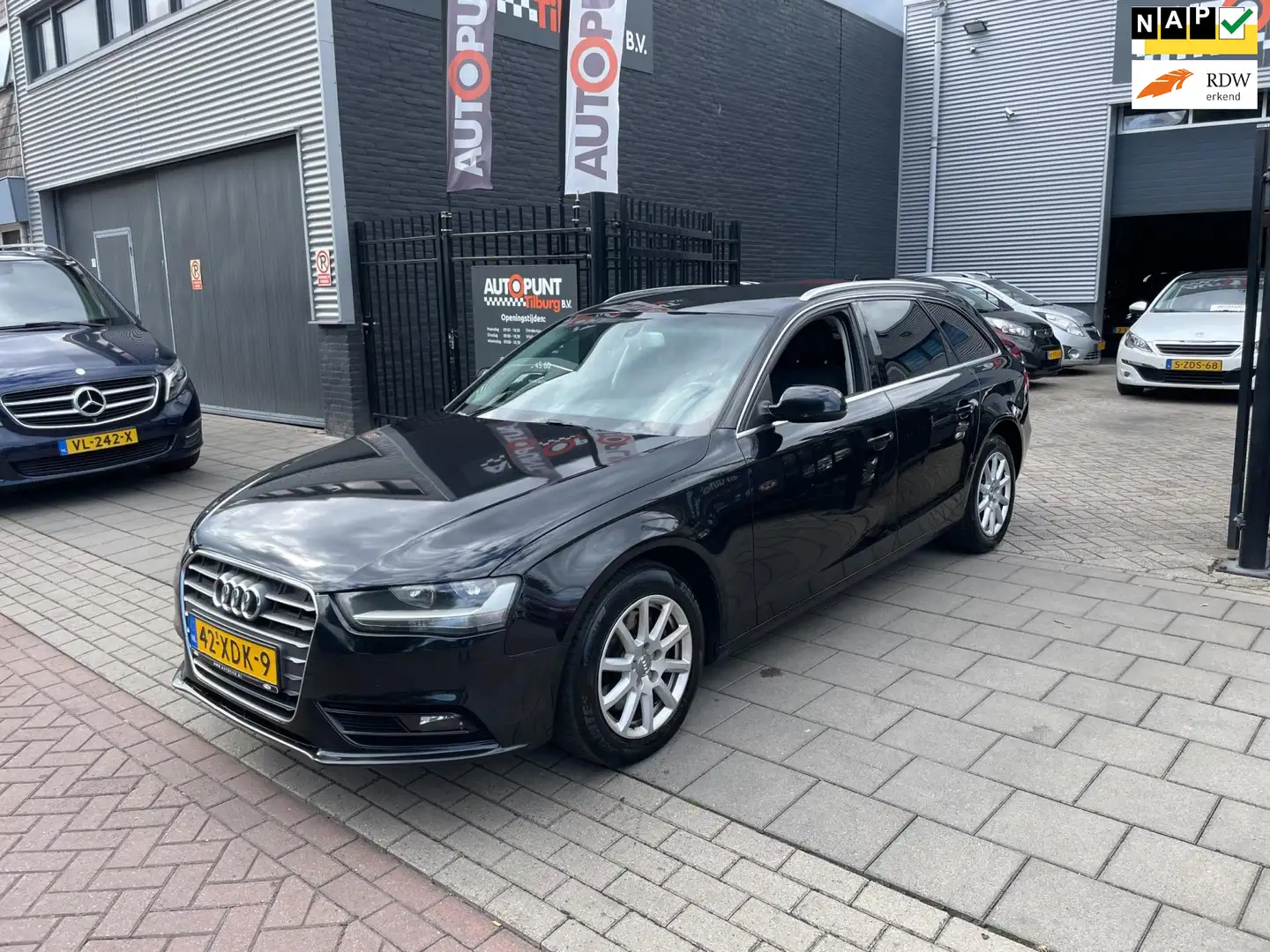 Audi A4 Avant 2.0 TDI Pro Line Business 2e Eigenaar! Airco Noir - 1
