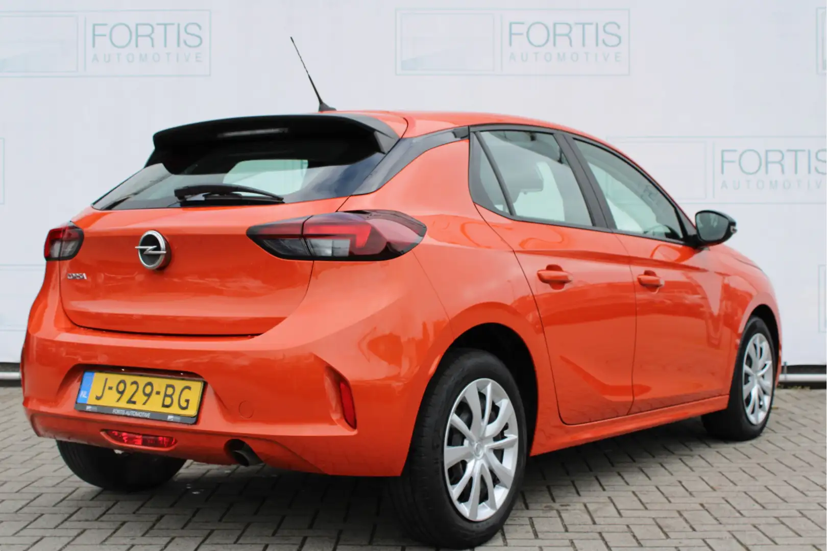 Opel Corsa 1.2 Edition NAVI | AIRCO | NL-AUTO Oranje - 2