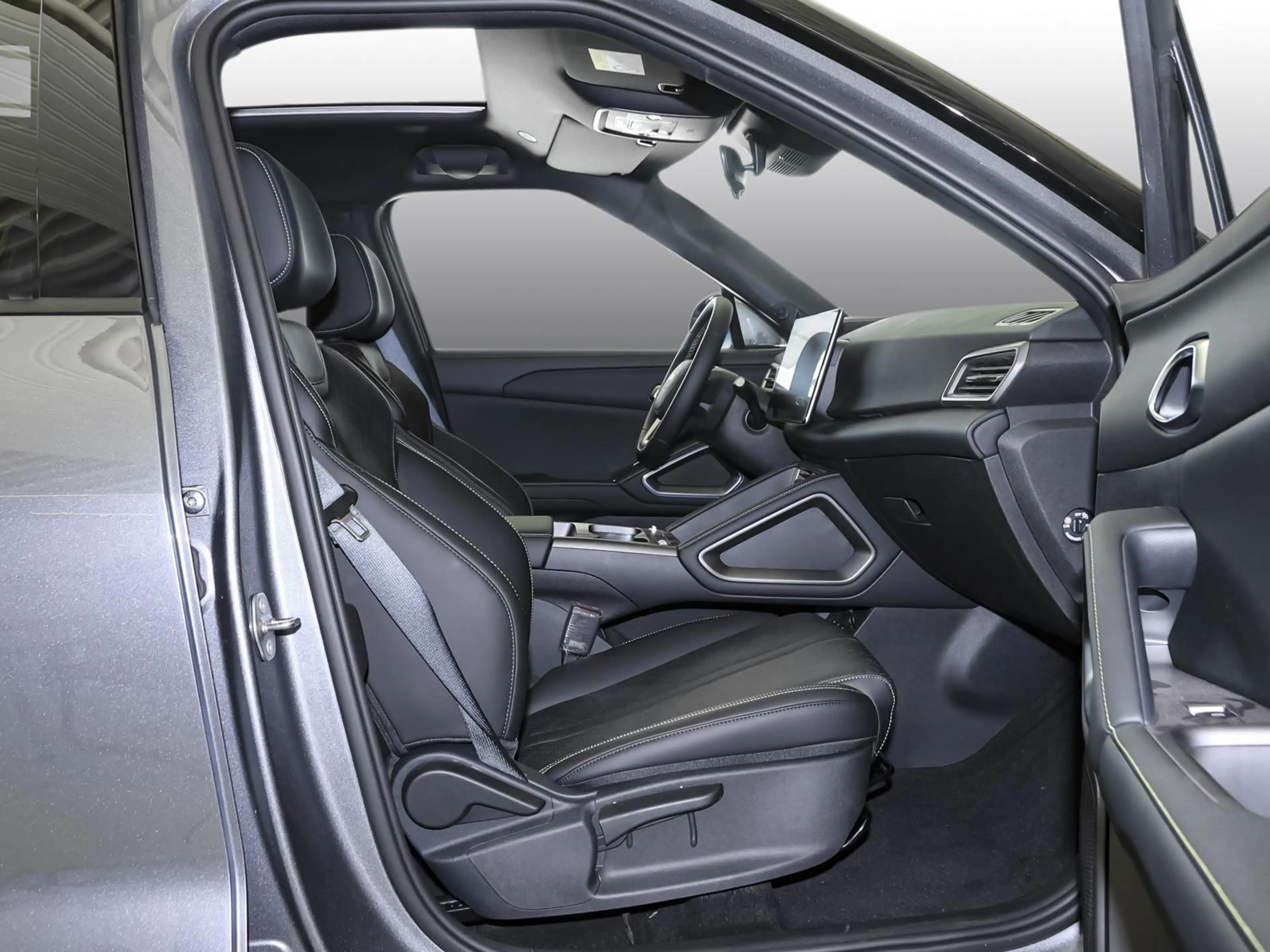 BYD Atto 2 DM-i Boost NAVI SHZ PDC 360° LHZ RFK BT — photo 3