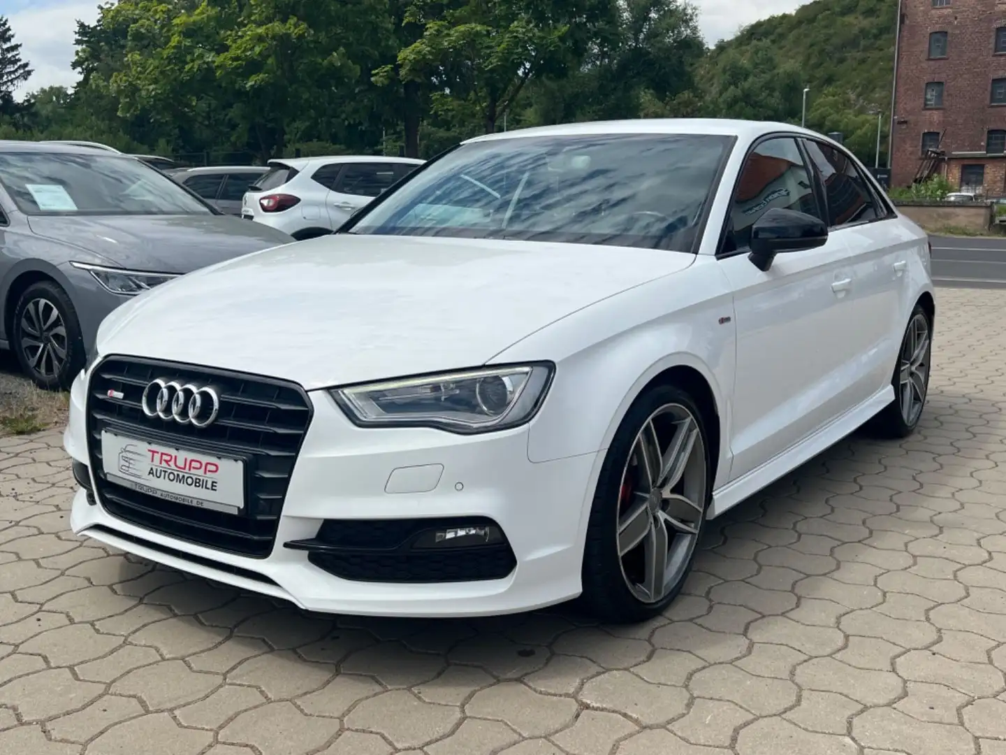 Audi A3 2.0TDI Limousine S-Line/LED/Navi/SHZ/PDC/DSP Wit - 2