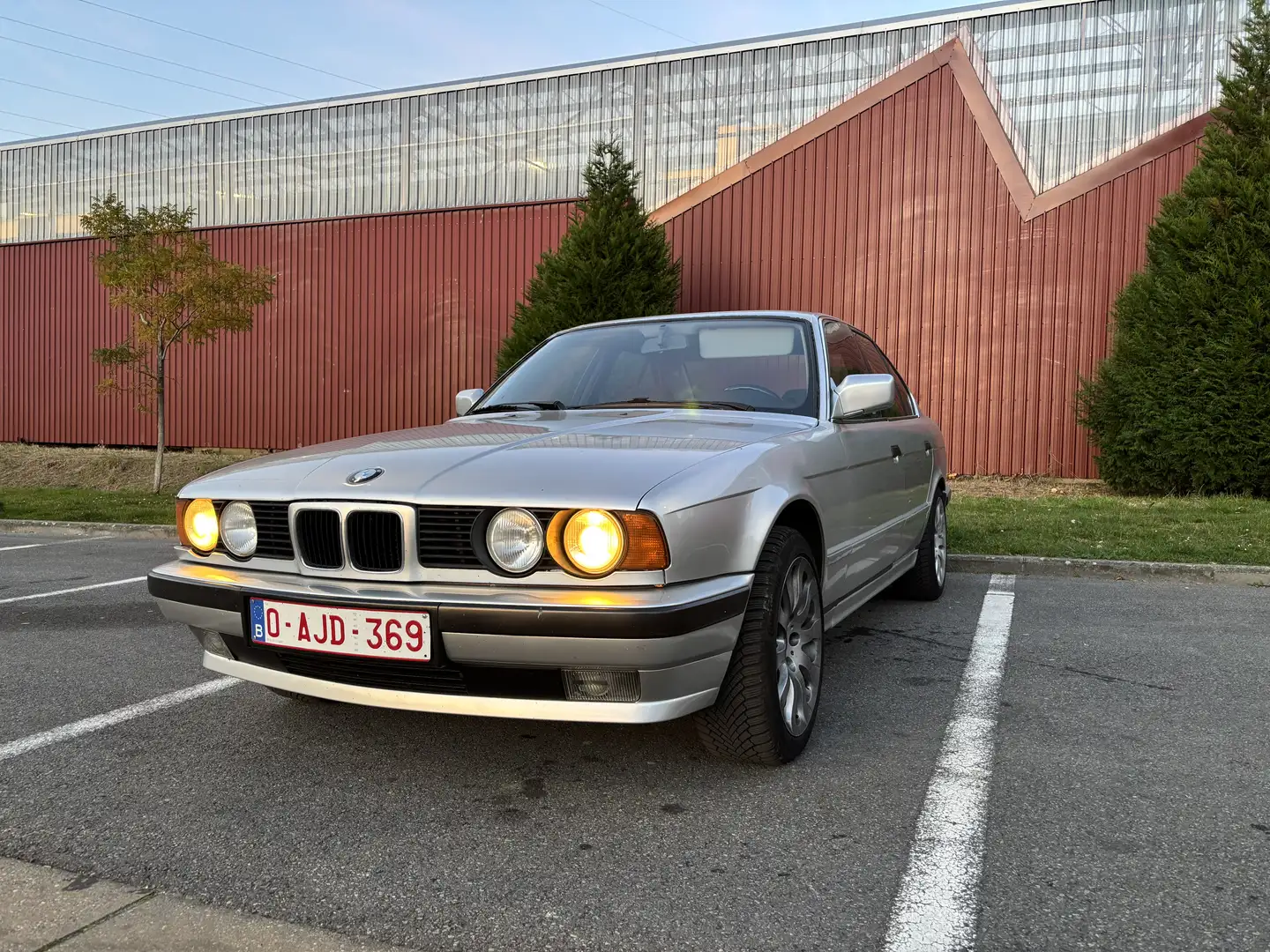 BMW 525 iX E34 MODÈLE UNIQUE Сірий - 2