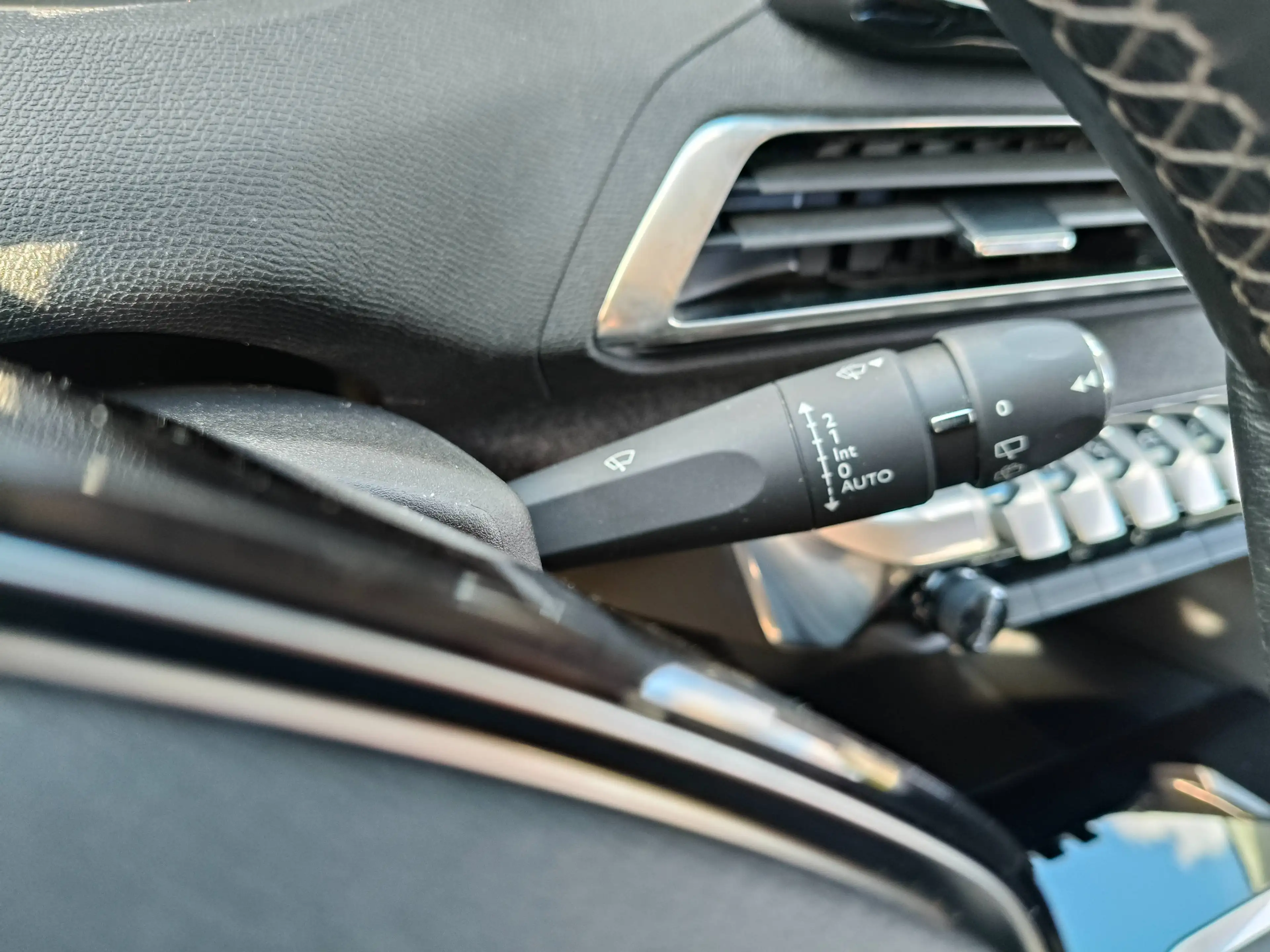 Peugeot 5008 5008 1.2 PureTech Allure Pack (EU6.4) — photo 14