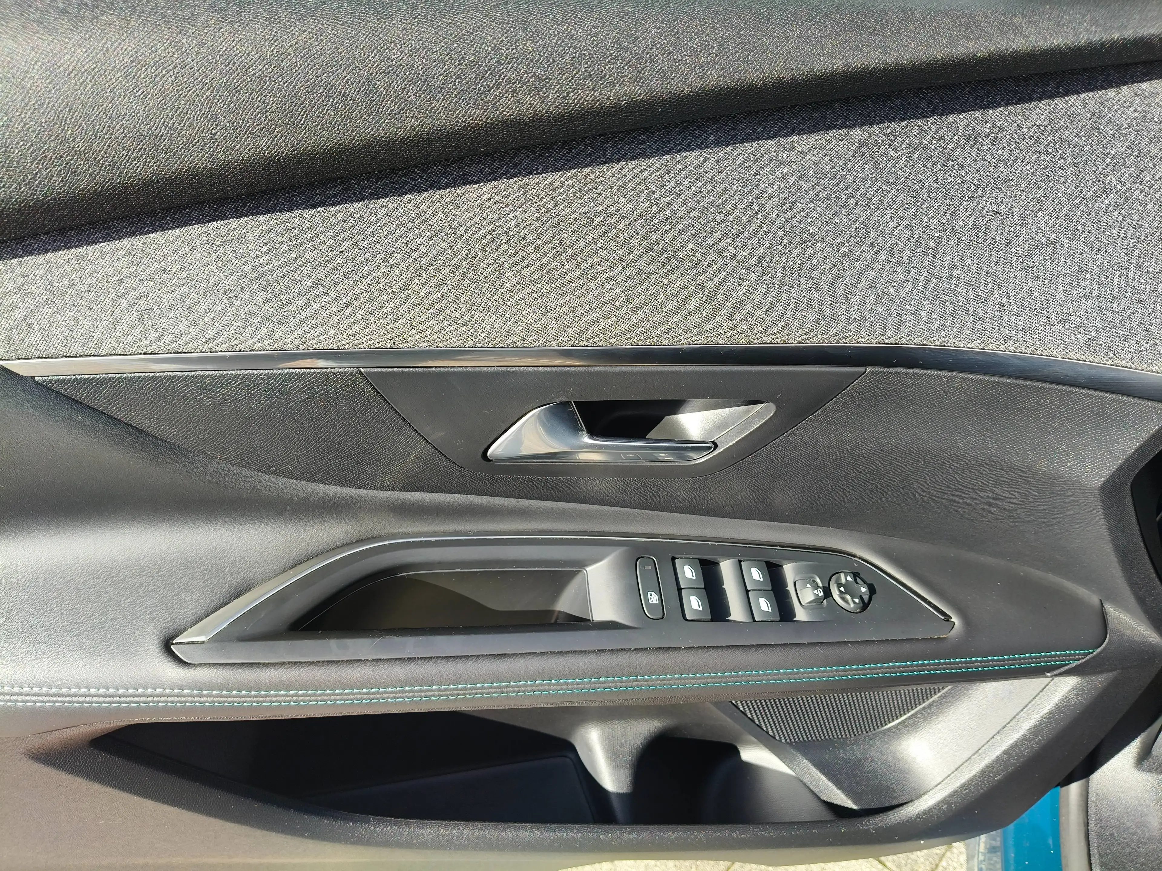 Peugeot 5008 5008 1.2 PureTech Allure Pack (EU6.4) — photo 9