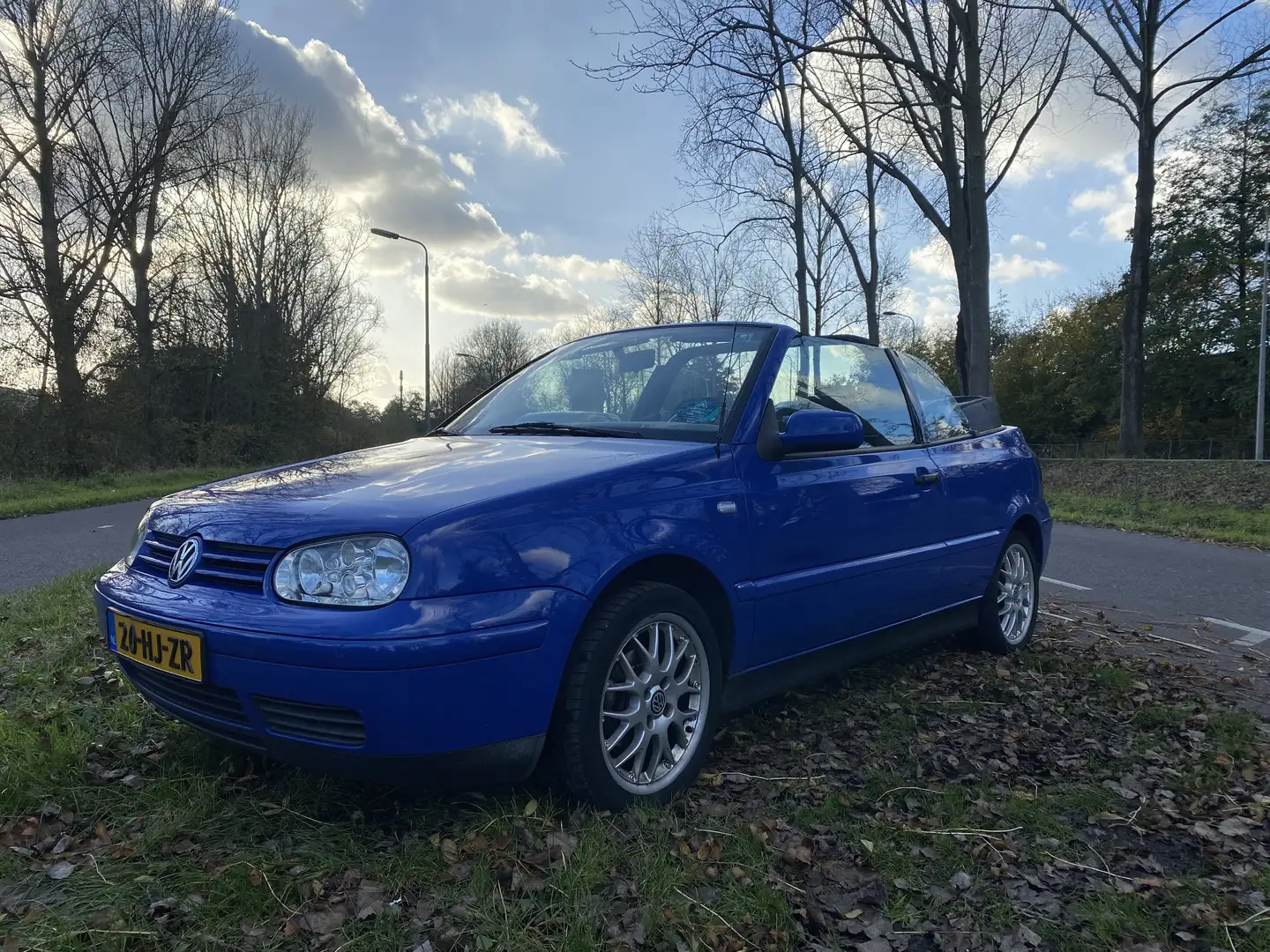 Volkswagen Golf Cabriolet 2.0 Highline Blauw - 2