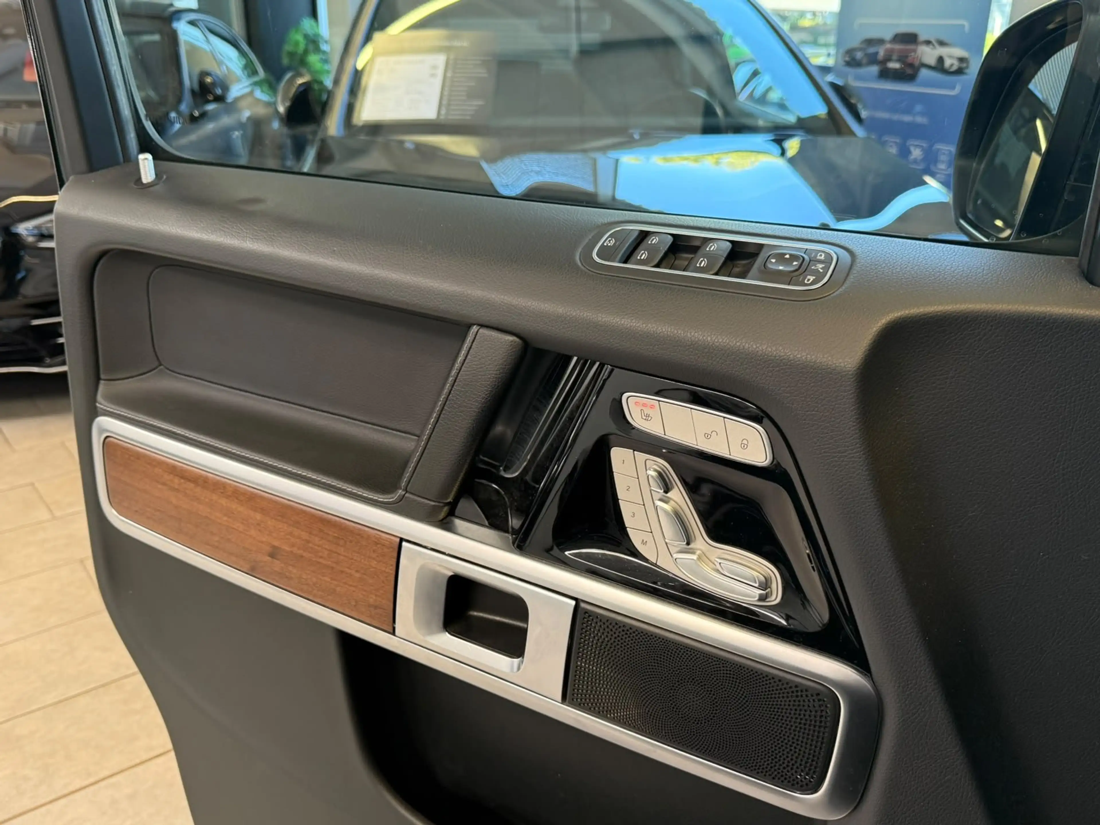 Mercedes-Benz G 400 d COMAND+AHK+MBEAM+MEMORY+SHD+KAMEERA+WIDES — photo 11
