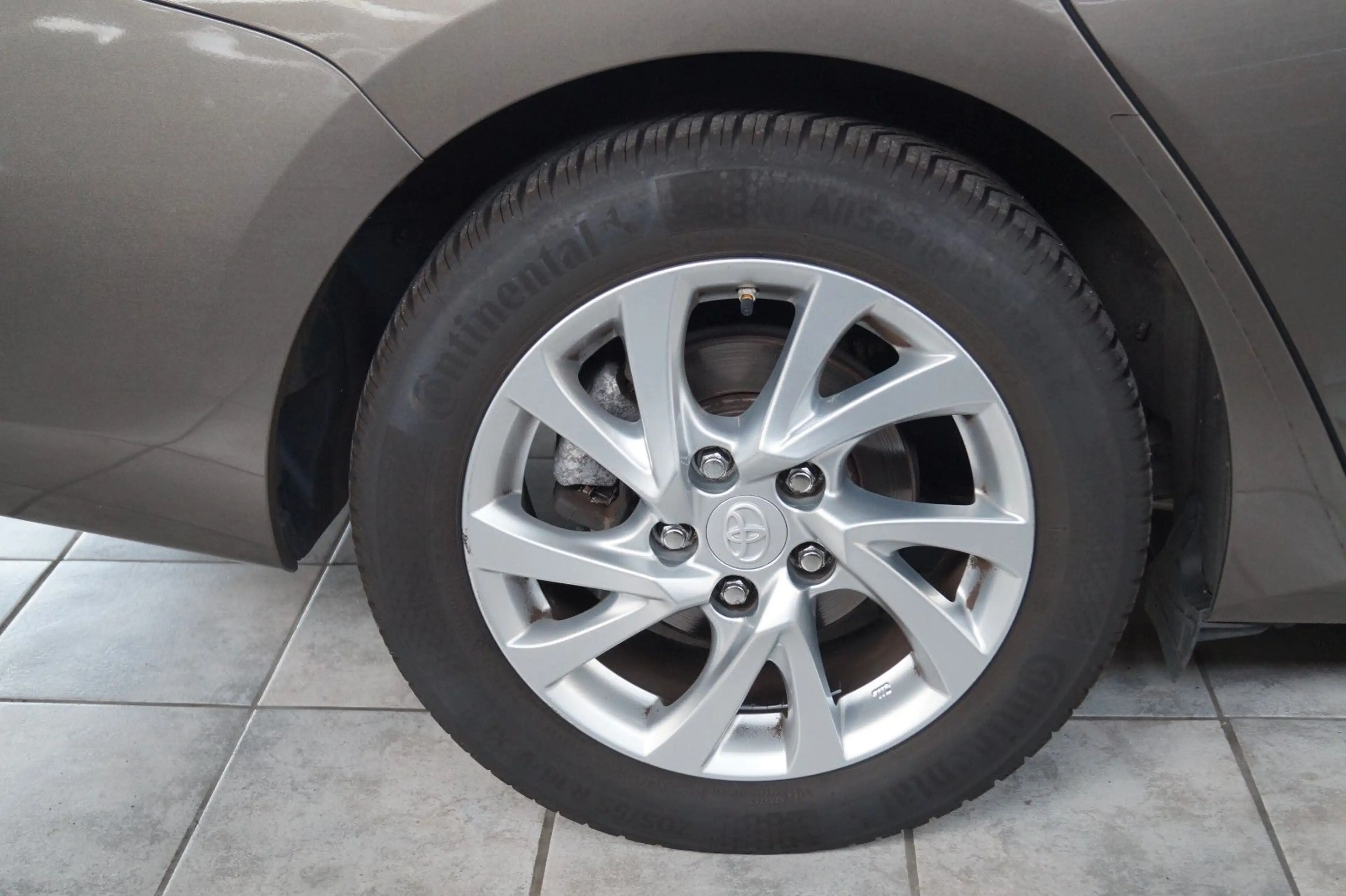 Toyota Auris Touring Sports Edition-S*AHK*Kamera*SH* — photo 4