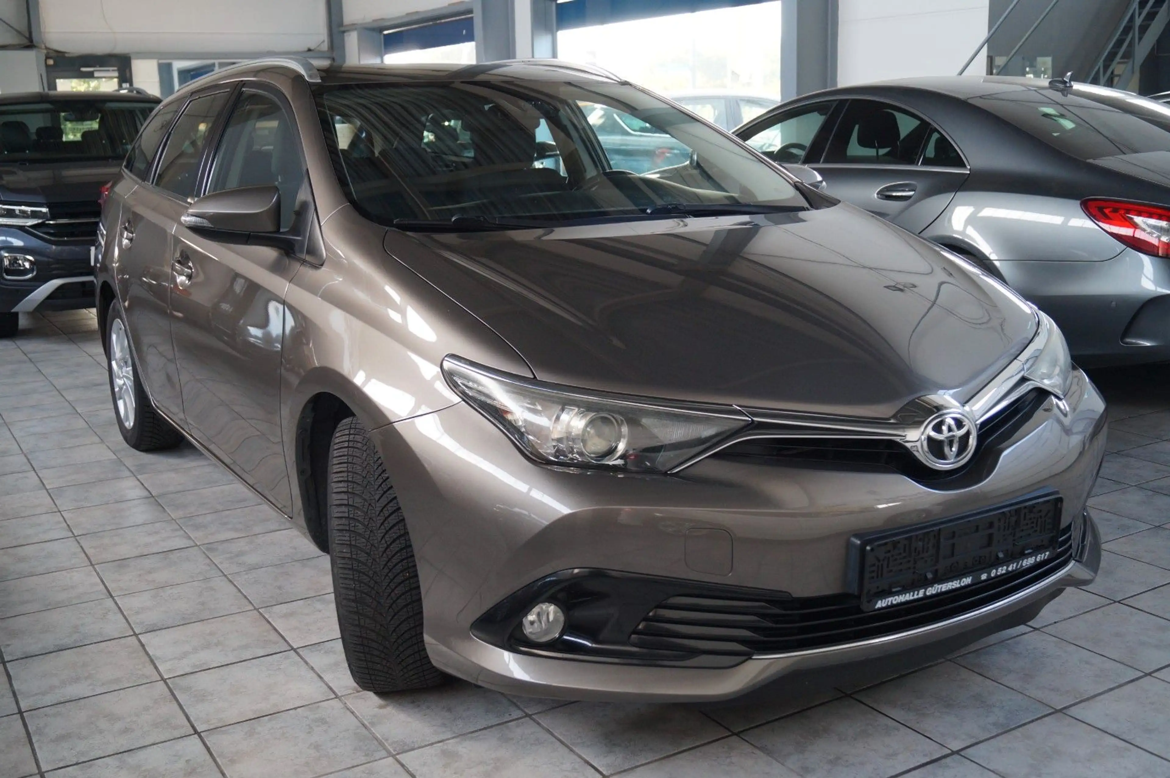 Toyota Auris Touring Sports Edition-S*AHK*Kamera*SH* — photo 3