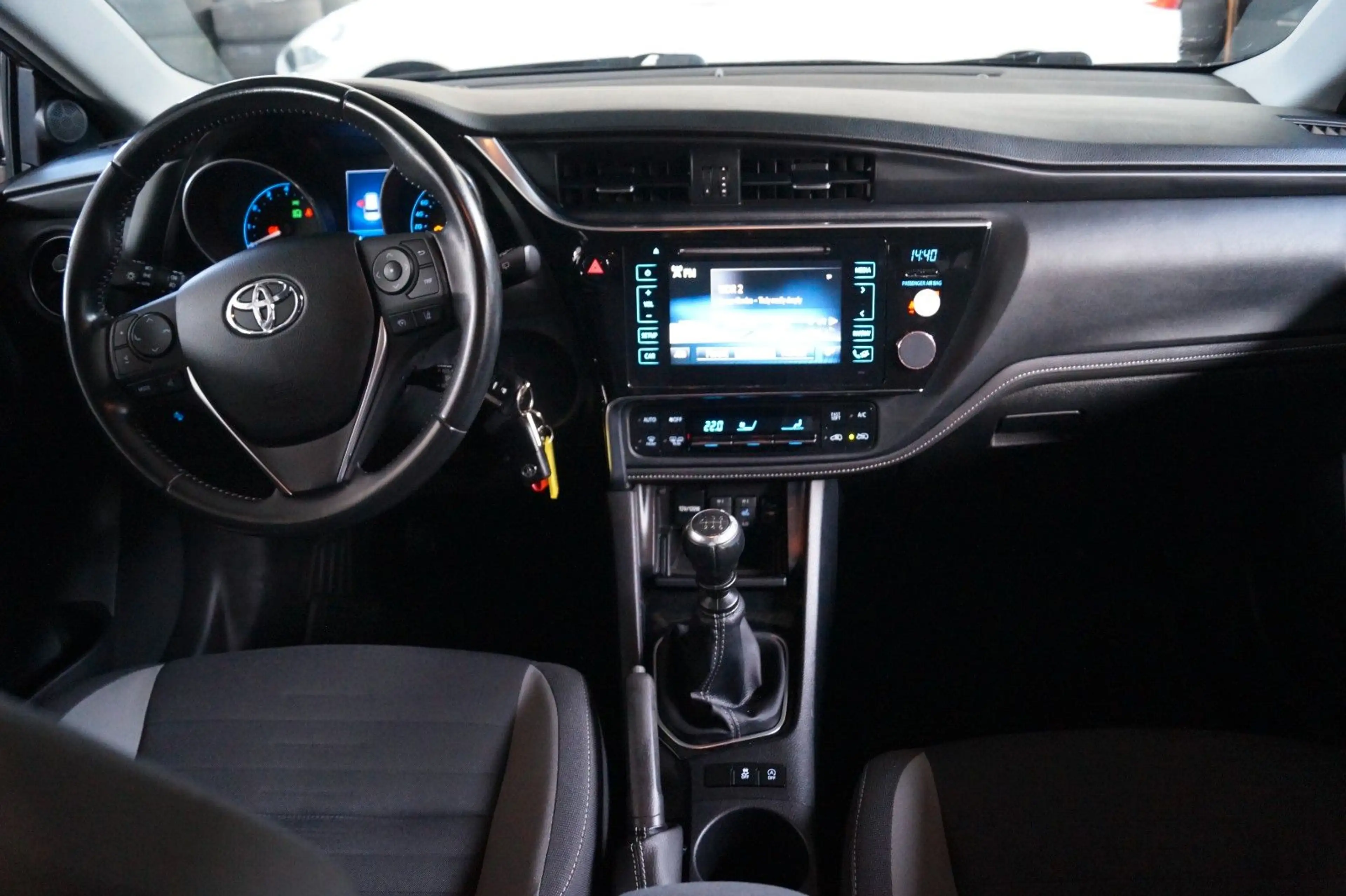 Toyota Auris Touring Sports Edition-S*AHK*Kamera*SH* — photo 11
