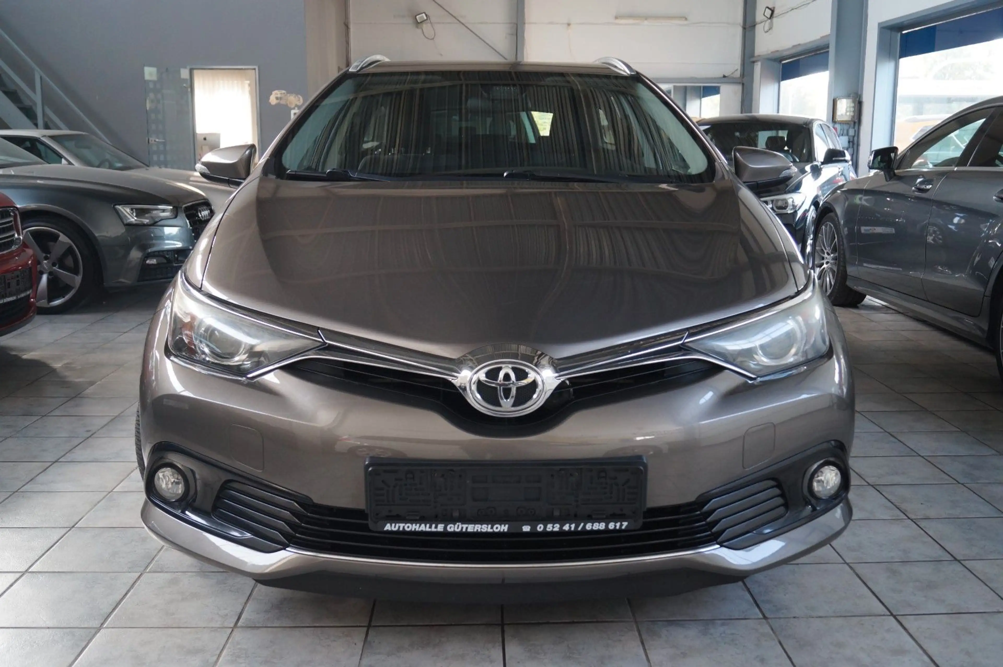 Toyota Auris Touring Sports Edition-S*AHK*Kamera*SH* — photo 2