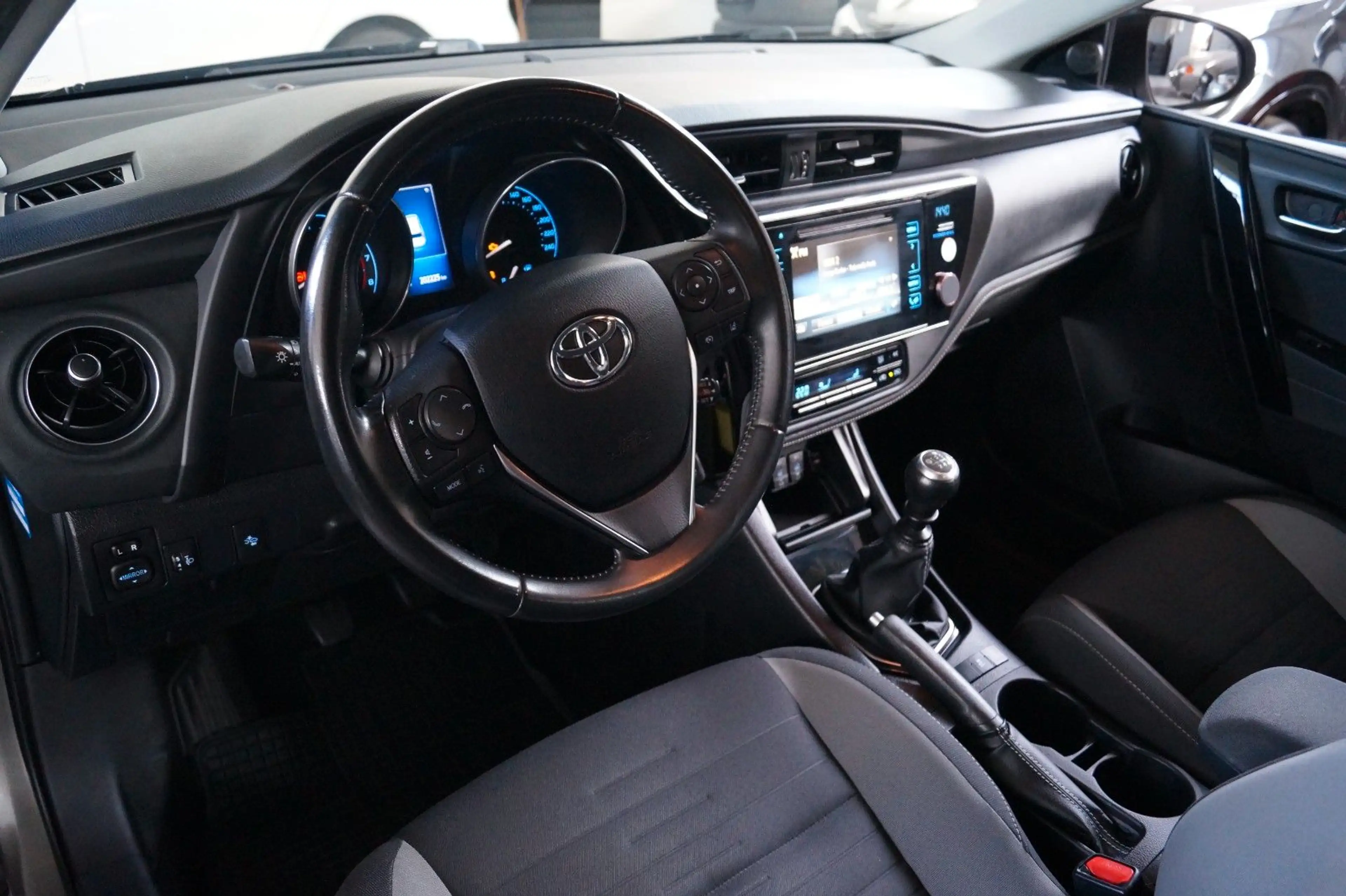 Toyota Auris Touring Sports Edition-S*AHK*Kamera*SH* — photo 10