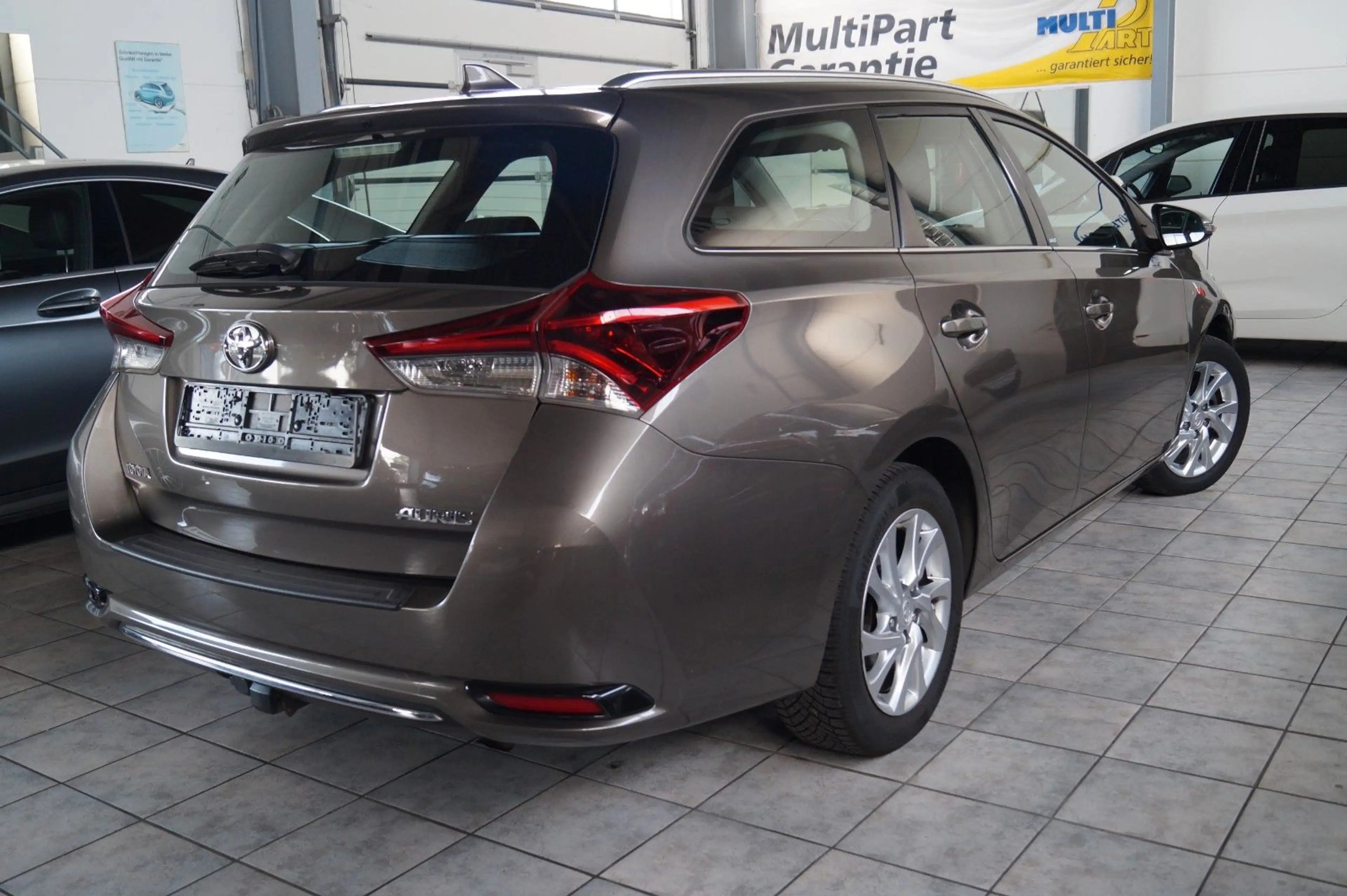 Toyota Auris Touring Sports Edition-S*AHK*Kamera*SH* — photo 5