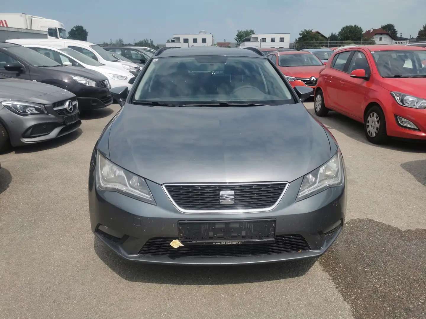SEAT Leon Reference Grau - 2