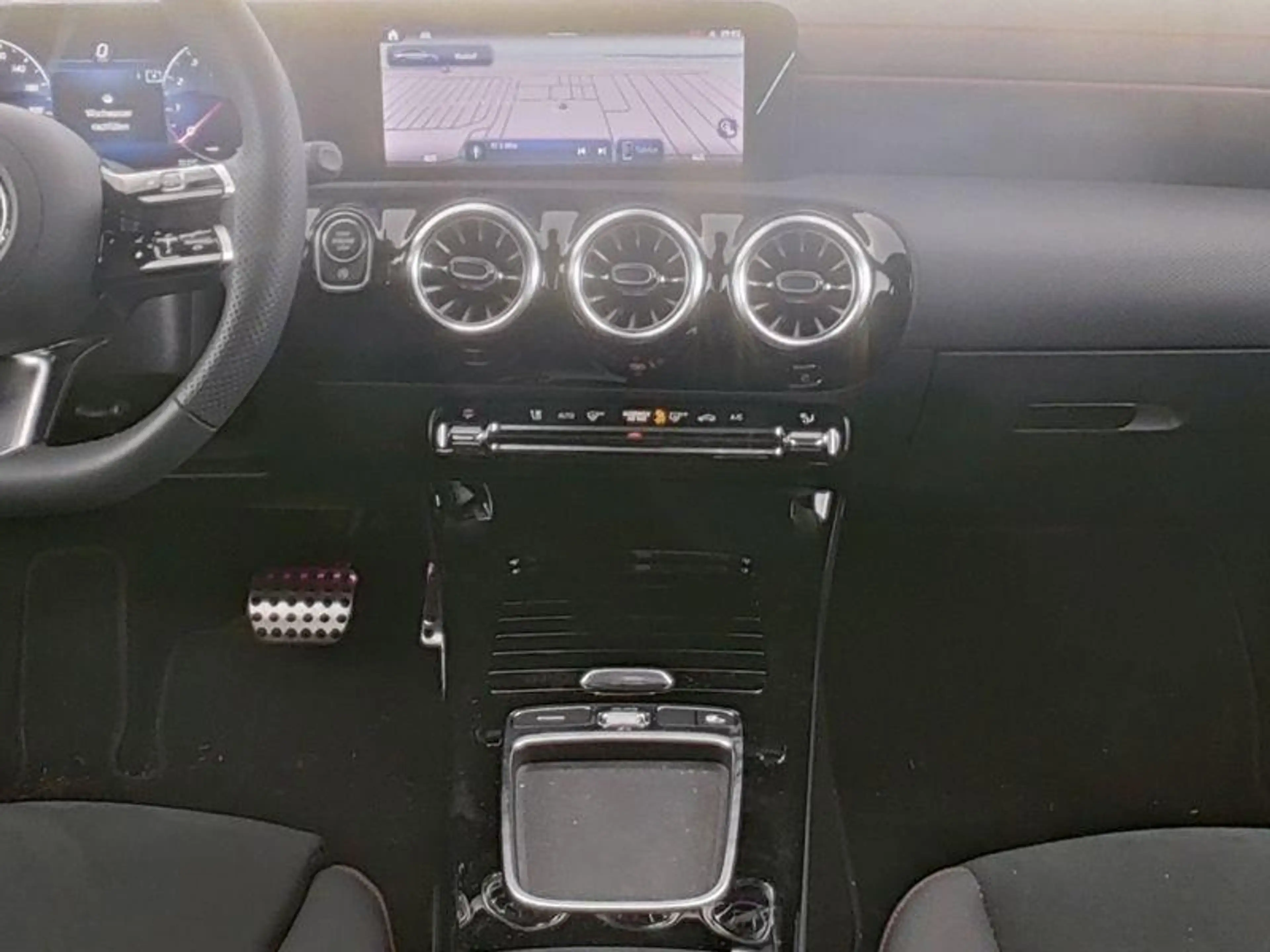 Mercedes-Benz CLA 200 Shooting Brake AMG Line | Smartphone Integratie | — photo 4
