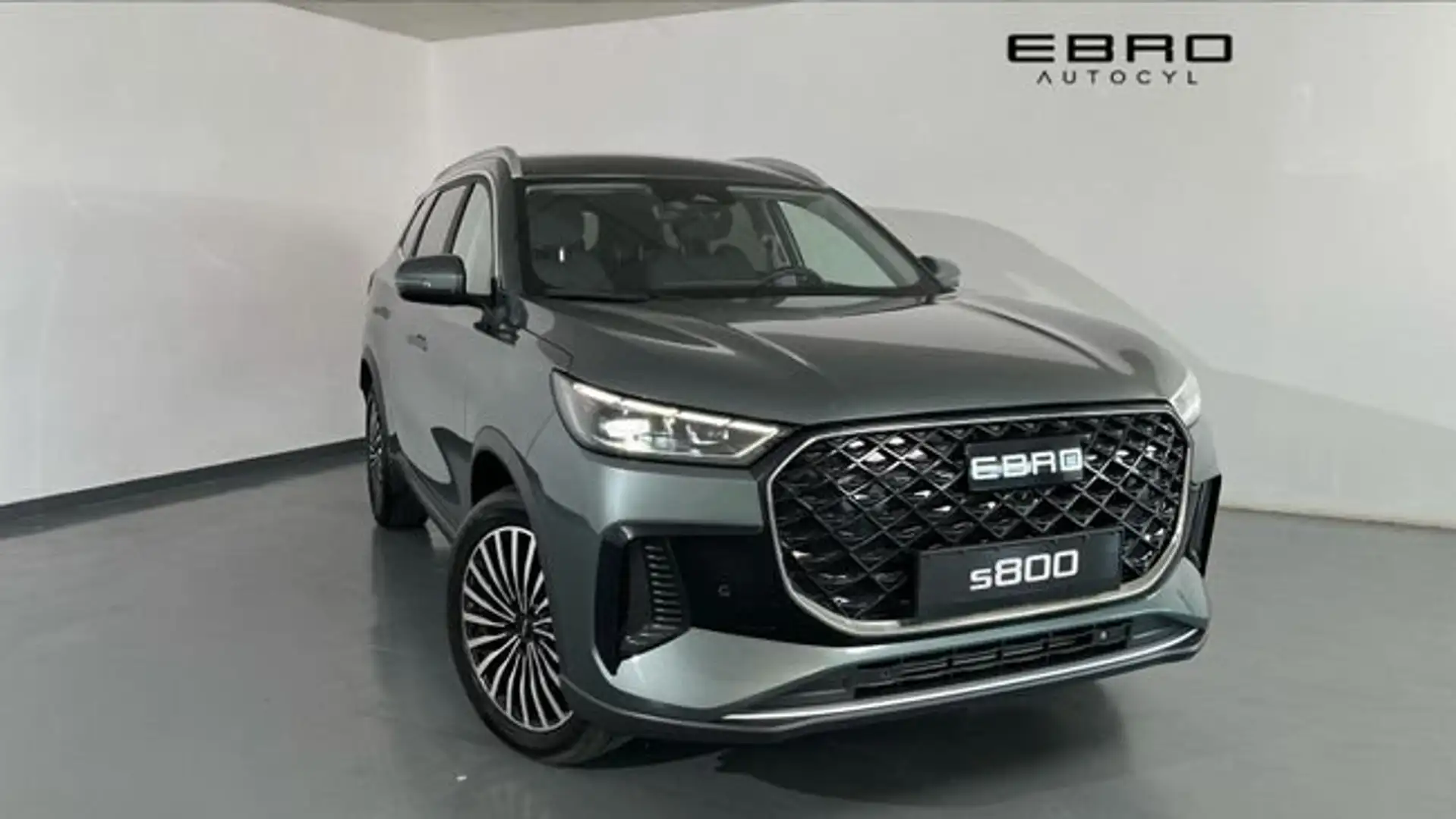 Ebro s800 1.6 TGDI 7DCT Premium FWD Grau - 1