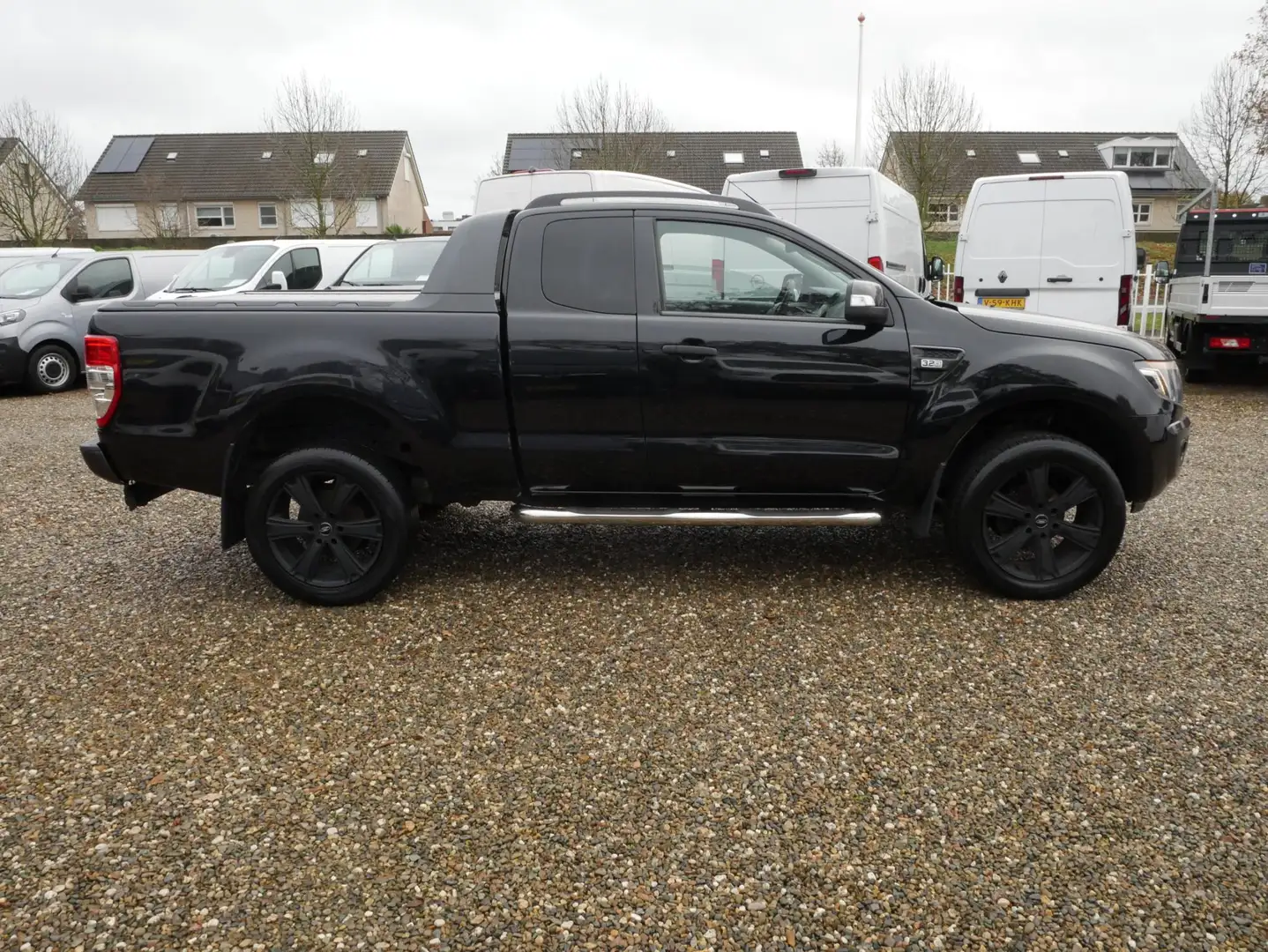 Ford Ranger 3.2 TDCi 200PK, Wildtrak Super Cab, Airco, Trekhaa Schwarz - 2