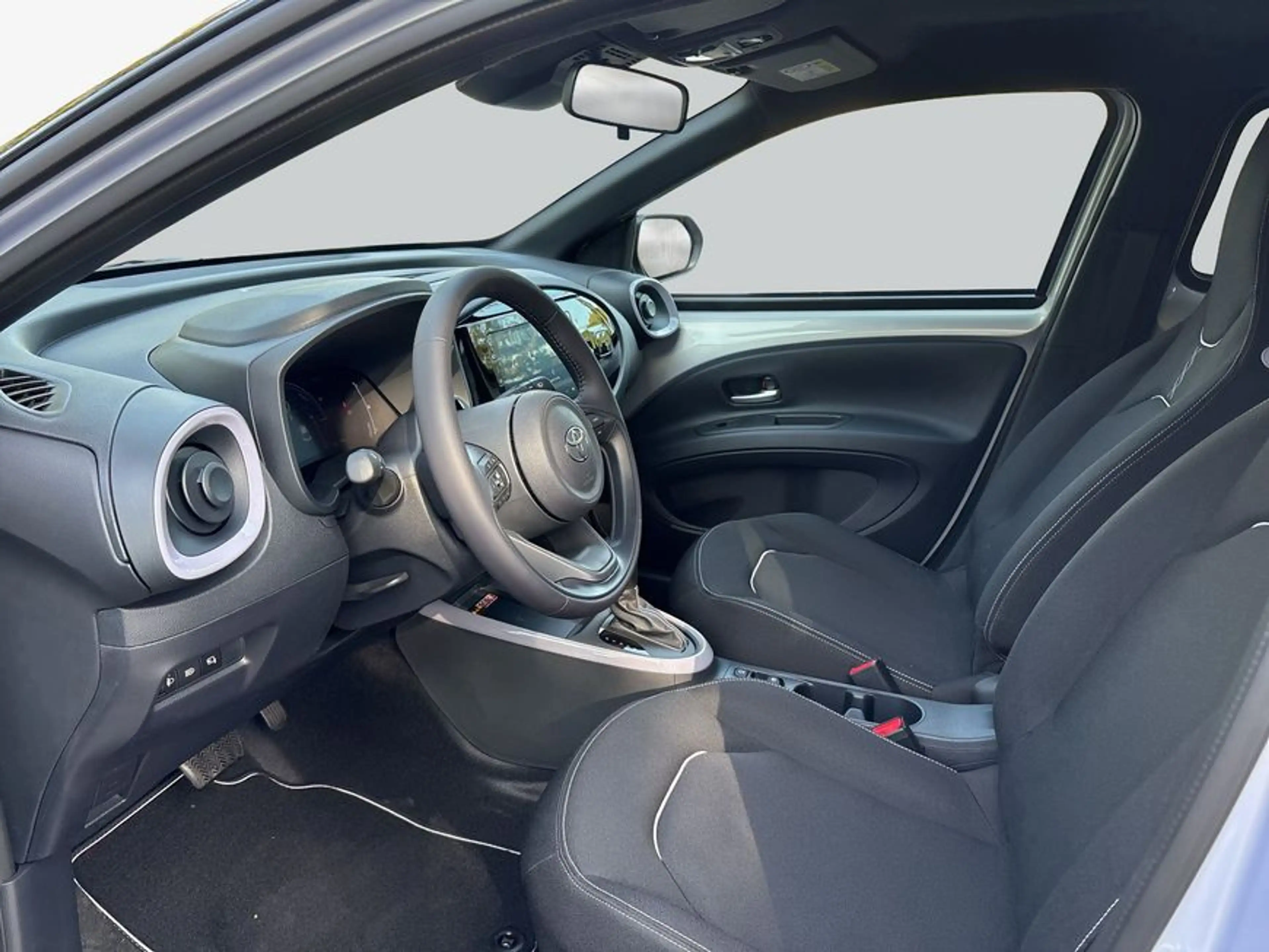 Toyota Aygo X X 1,5 Hybrid Teamplayer Technik — photo 9