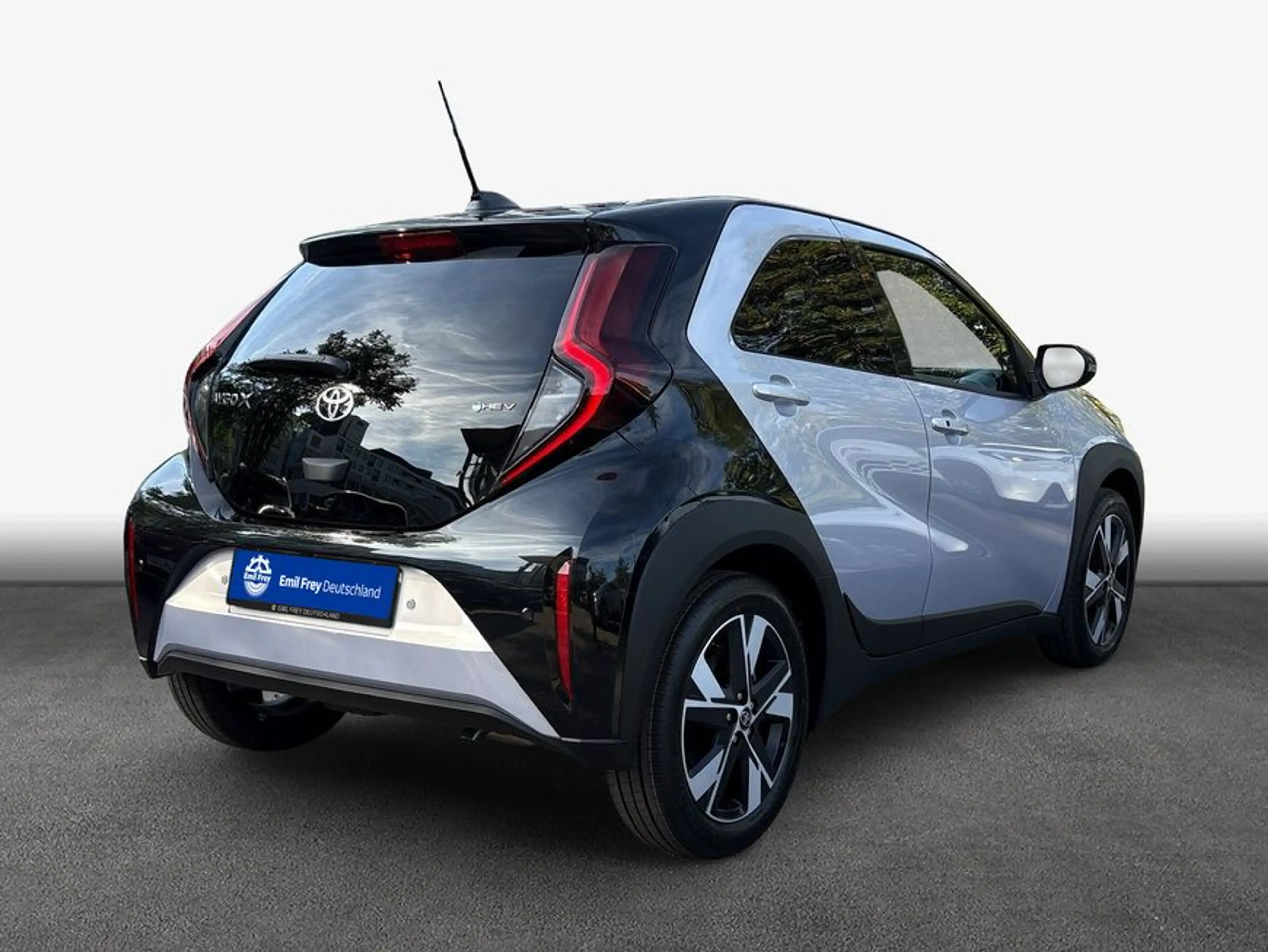 Toyota Aygo X X 1,5 Hybrid Teamplayer Technik — photo 2
