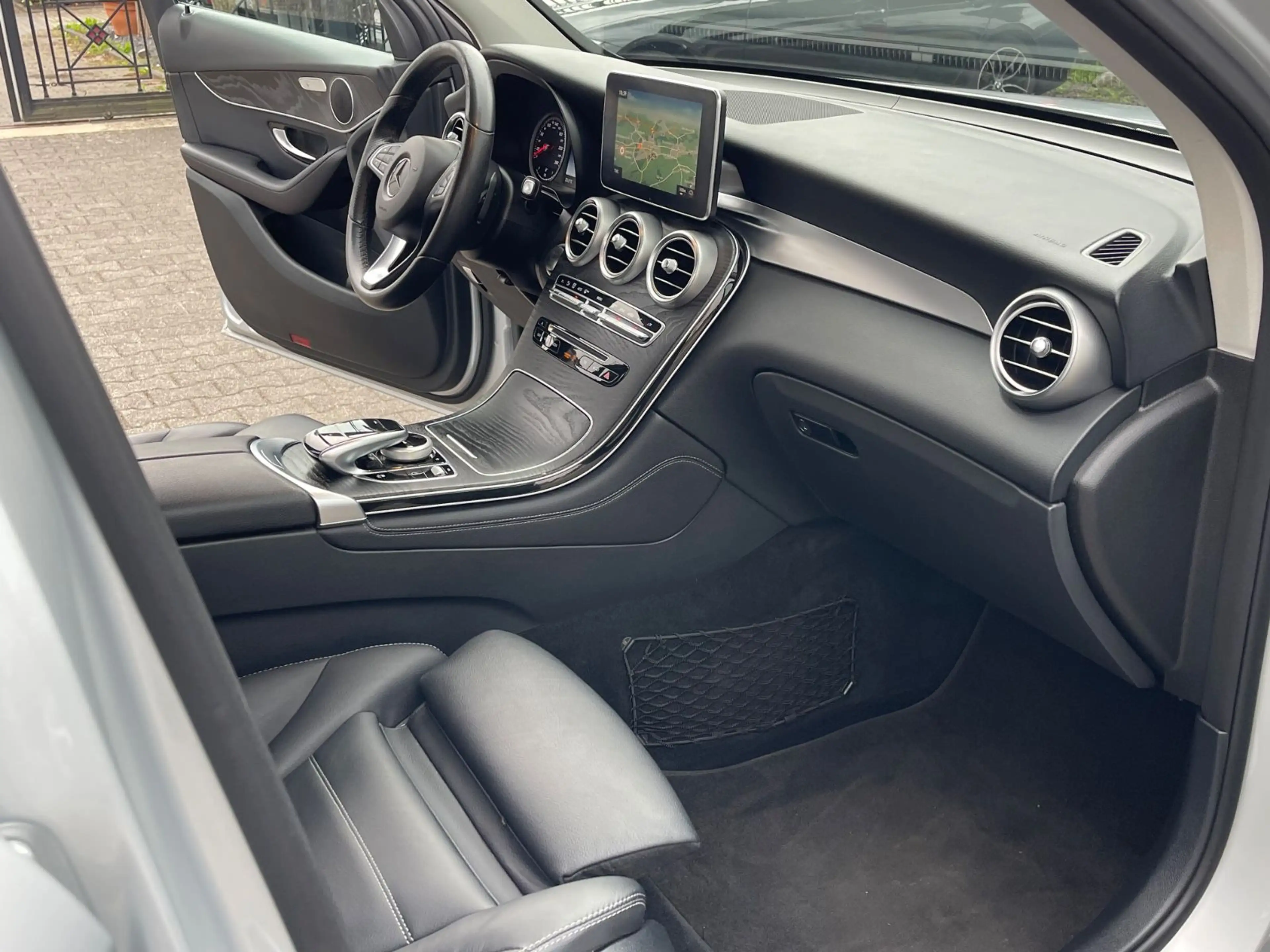 Mercedes-Benz GLC 250 GLC -Klasse GLC 250 d 4Matic — photo 11