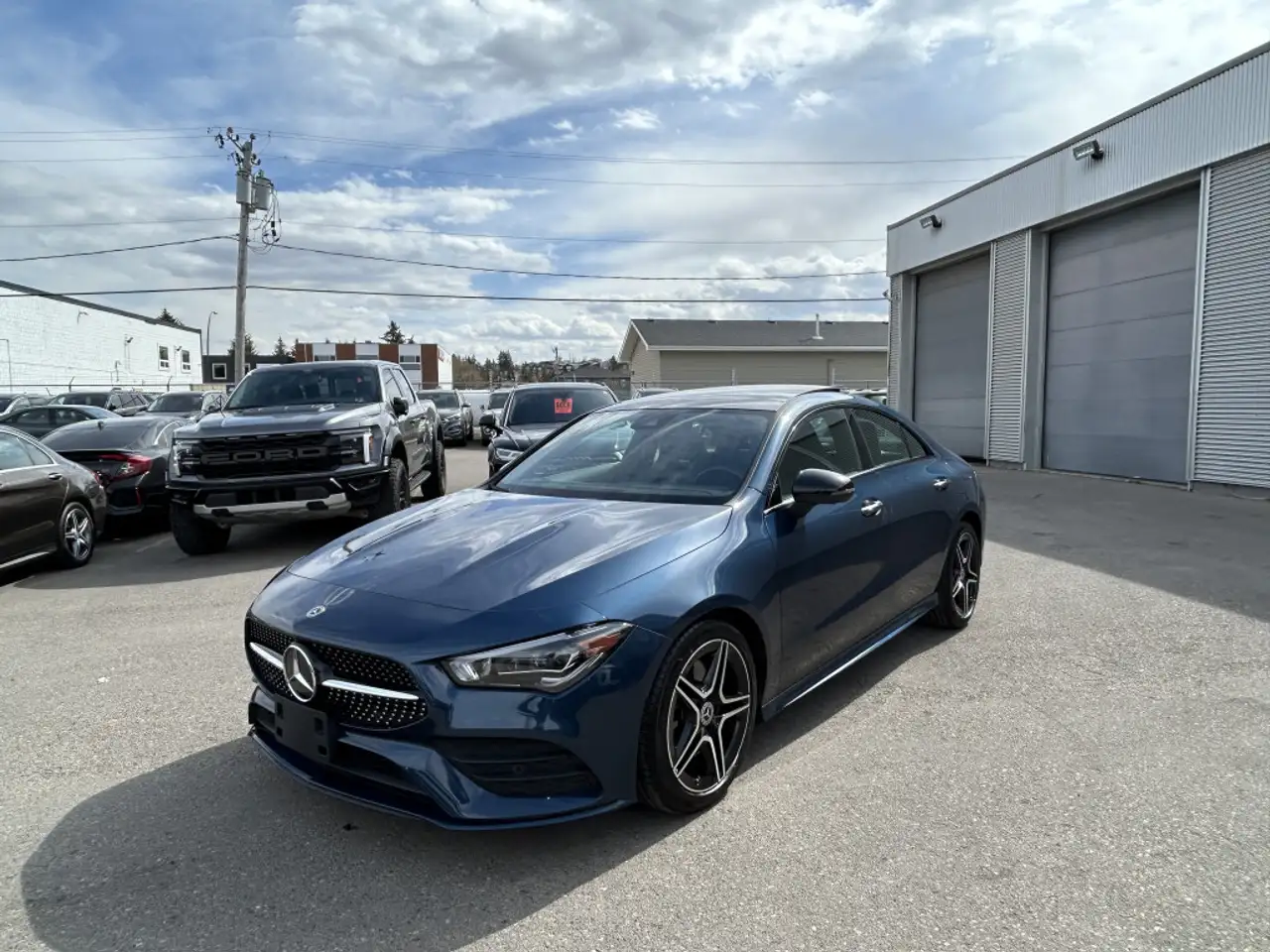 Mercedes-Benz CLA снимка Mercedes-Benz CLA