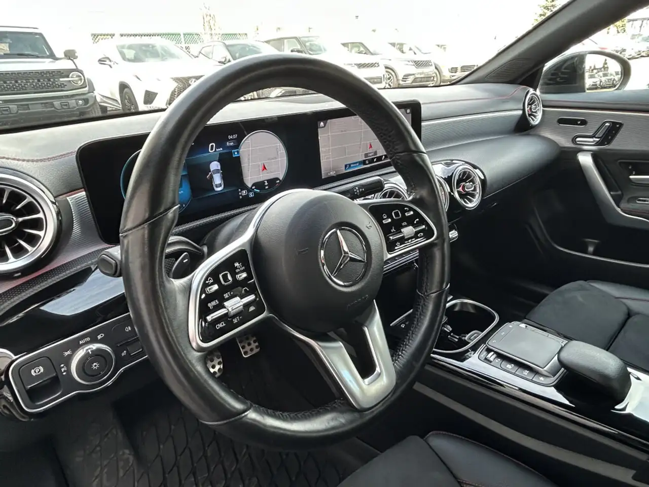 Mercedes-Benz CLA снимка Mercedes-Benz CLA