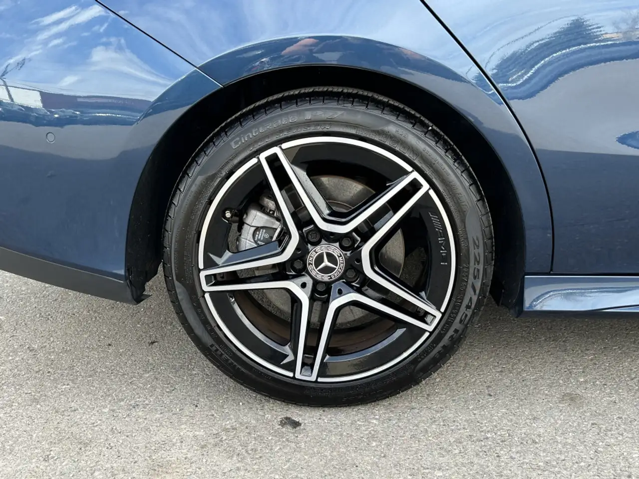 Mercedes-Benz CLA снимка Mercedes-Benz CLA
