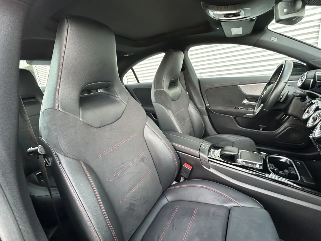 Mercedes-Benz CLA снимка Mercedes-Benz CLA