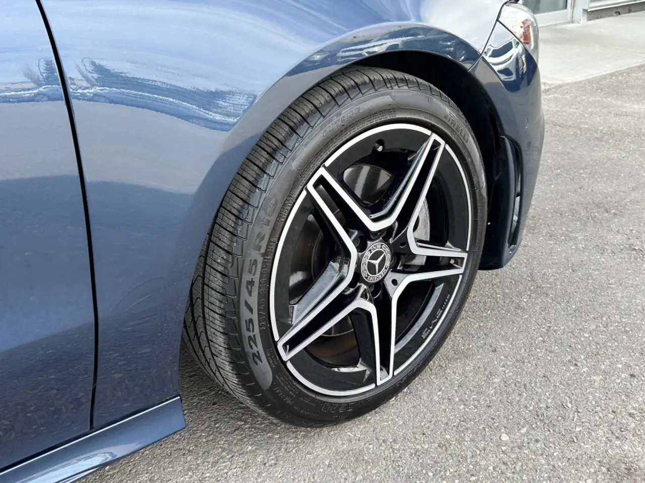 Mercedes-Benz CLA снимка Mercedes-Benz CLA