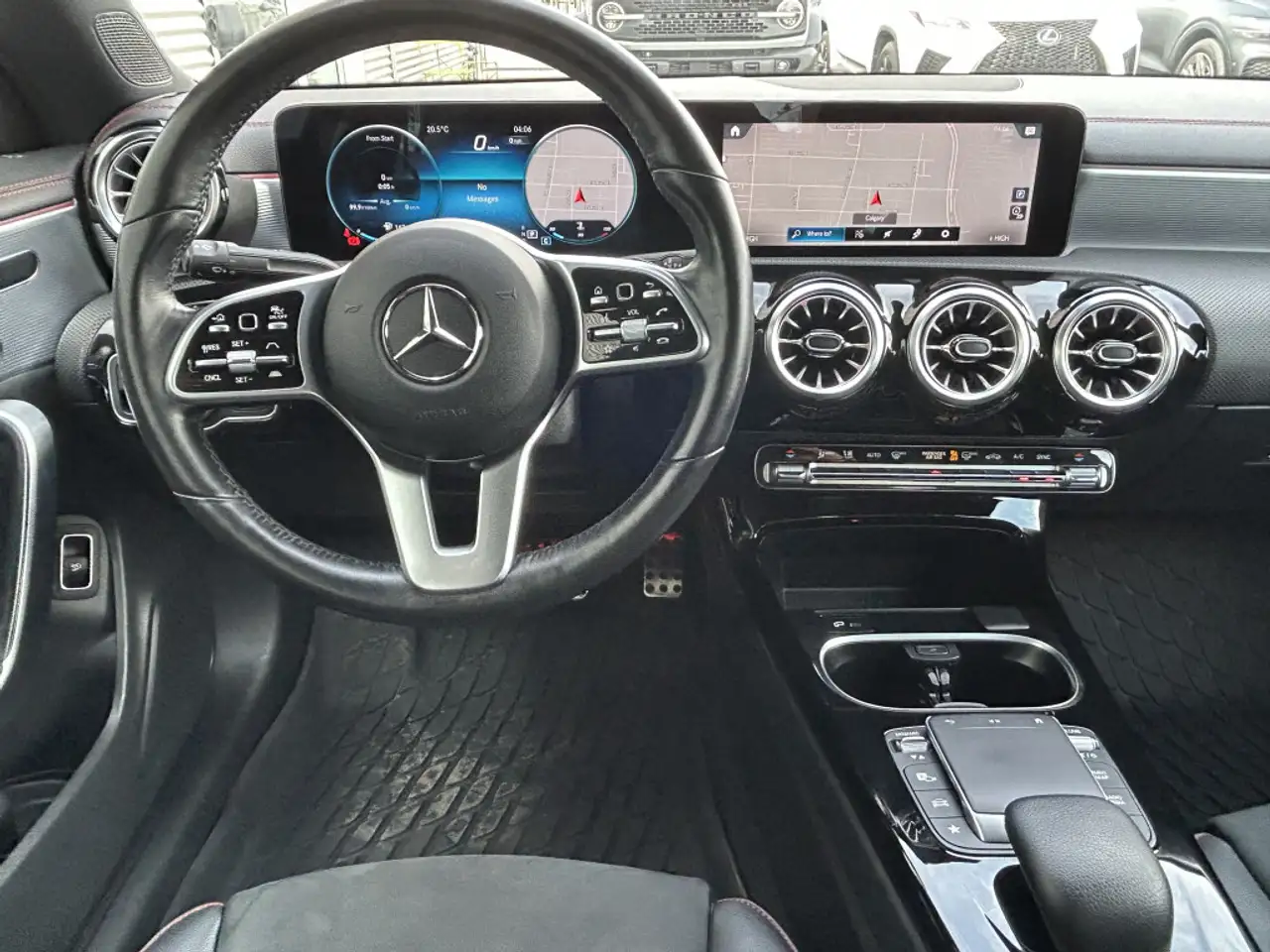 Mercedes-Benz CLA снимка Mercedes-Benz CLA