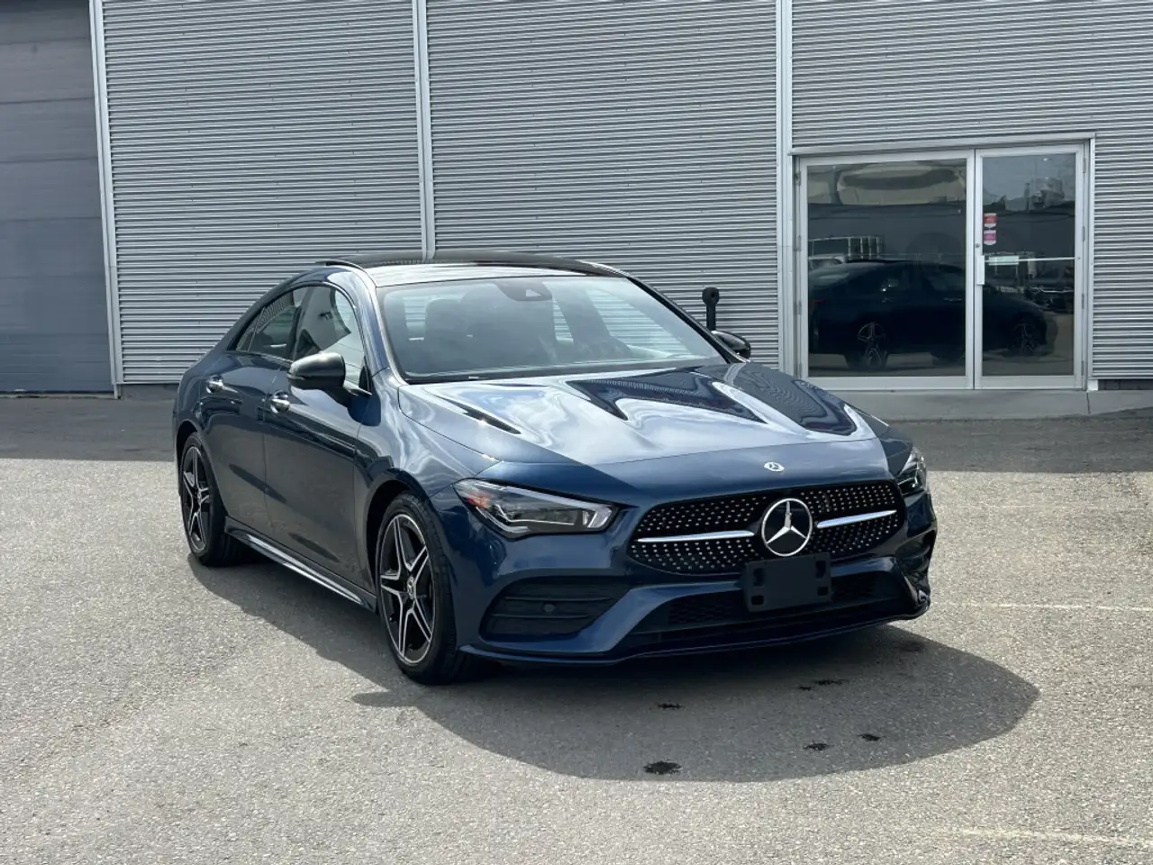 Mercedes-Benz CLA снимка Mercedes-Benz CLA