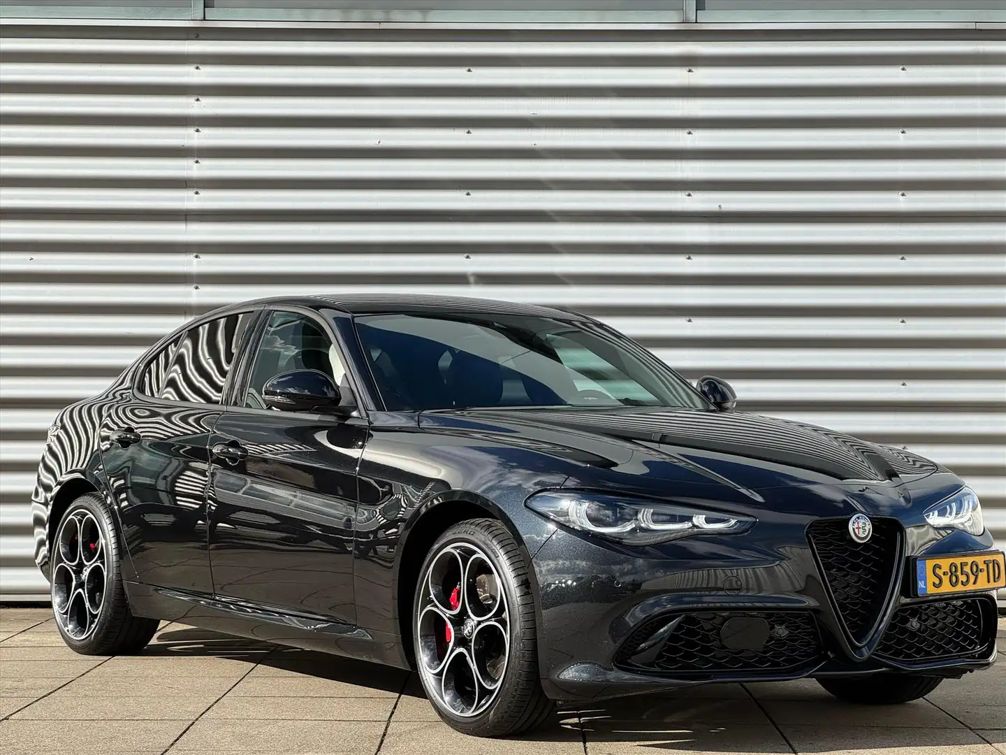 Alfa Romeo Giulia 2.0T 280pk AWD | 19 Inch Lichtmetalen Velgen | Nav Zwart - 2