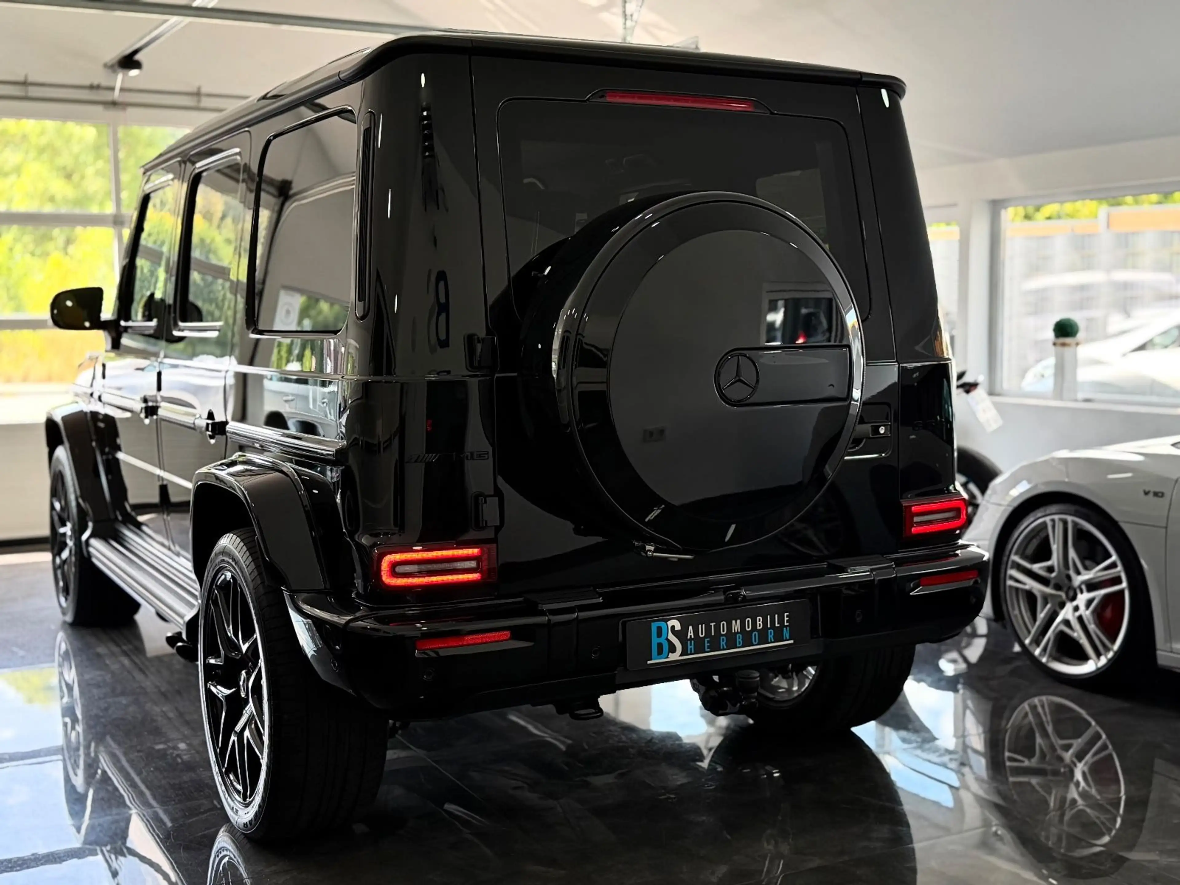 Mercedes-Benz G 63 AMG G63 AMG/Superior/Manufaktur/NightIII/360°/1.Hand — photo 7
