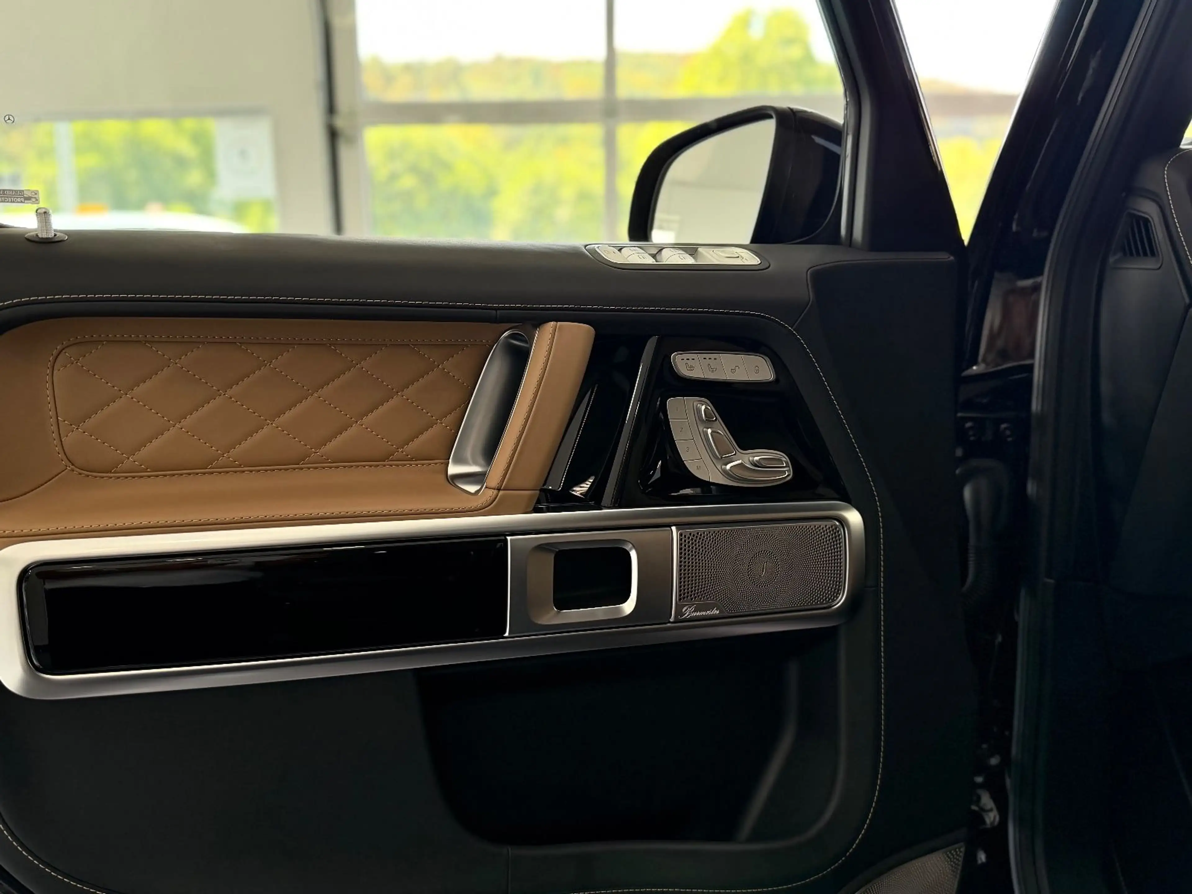 Mercedes-Benz G 63 AMG G63 AMG/Superior/Manufaktur/NightIII/360°/1.Hand — photo 13