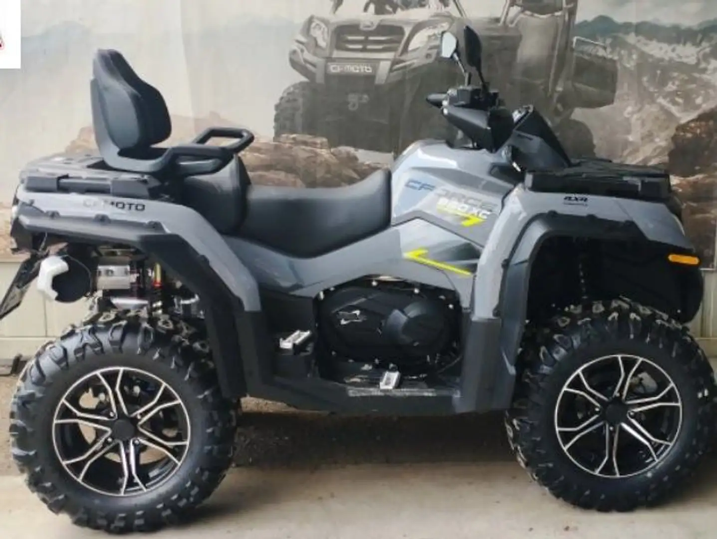 CF Moto CForce 850 850 V2 EFI 4×4 XL DLX Servo *Langversion* Šedá - 1