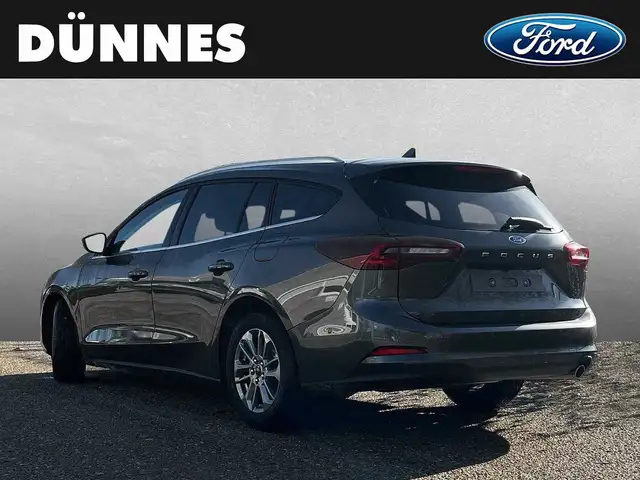 Ford Focus view 2