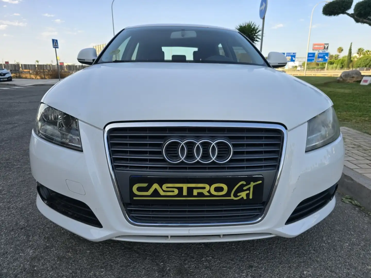 Audi A3 1.9TDI Attraction DPF Blanco - 2