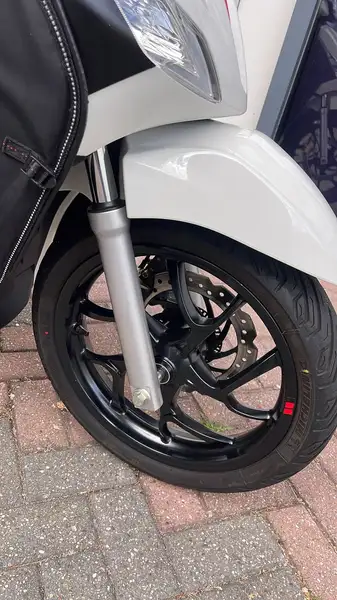 Piaggio MEDLEY 125 - foto 4