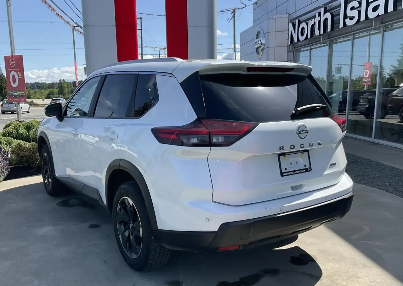 Nissan Rogue снимка Nissan Rogue