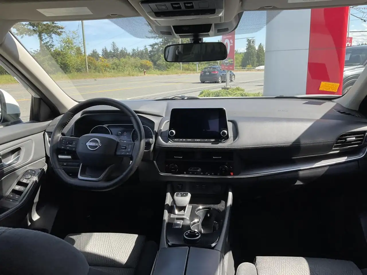 Nissan Rogue снимка Nissan Rogue