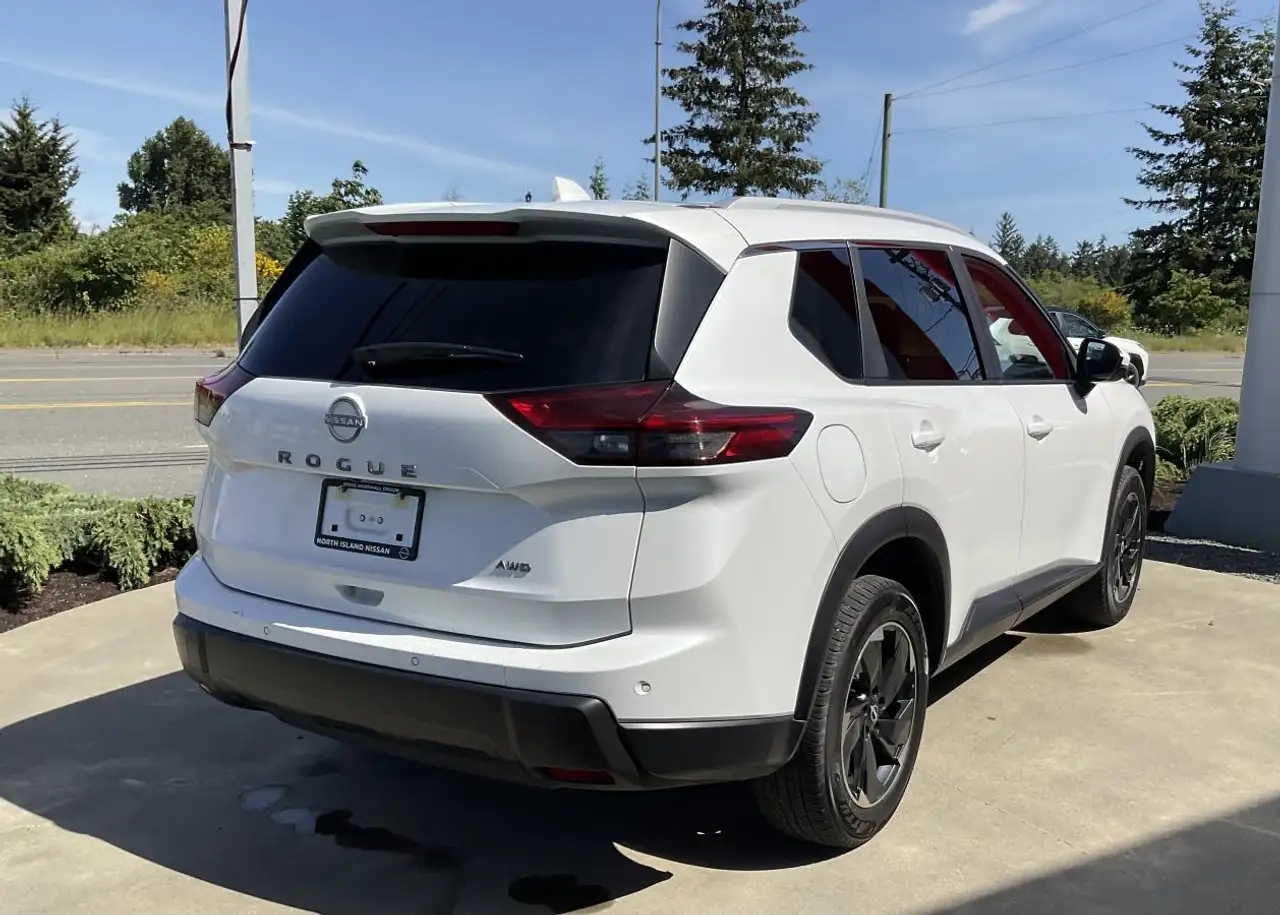 Nissan Rogue снимка Nissan Rogue