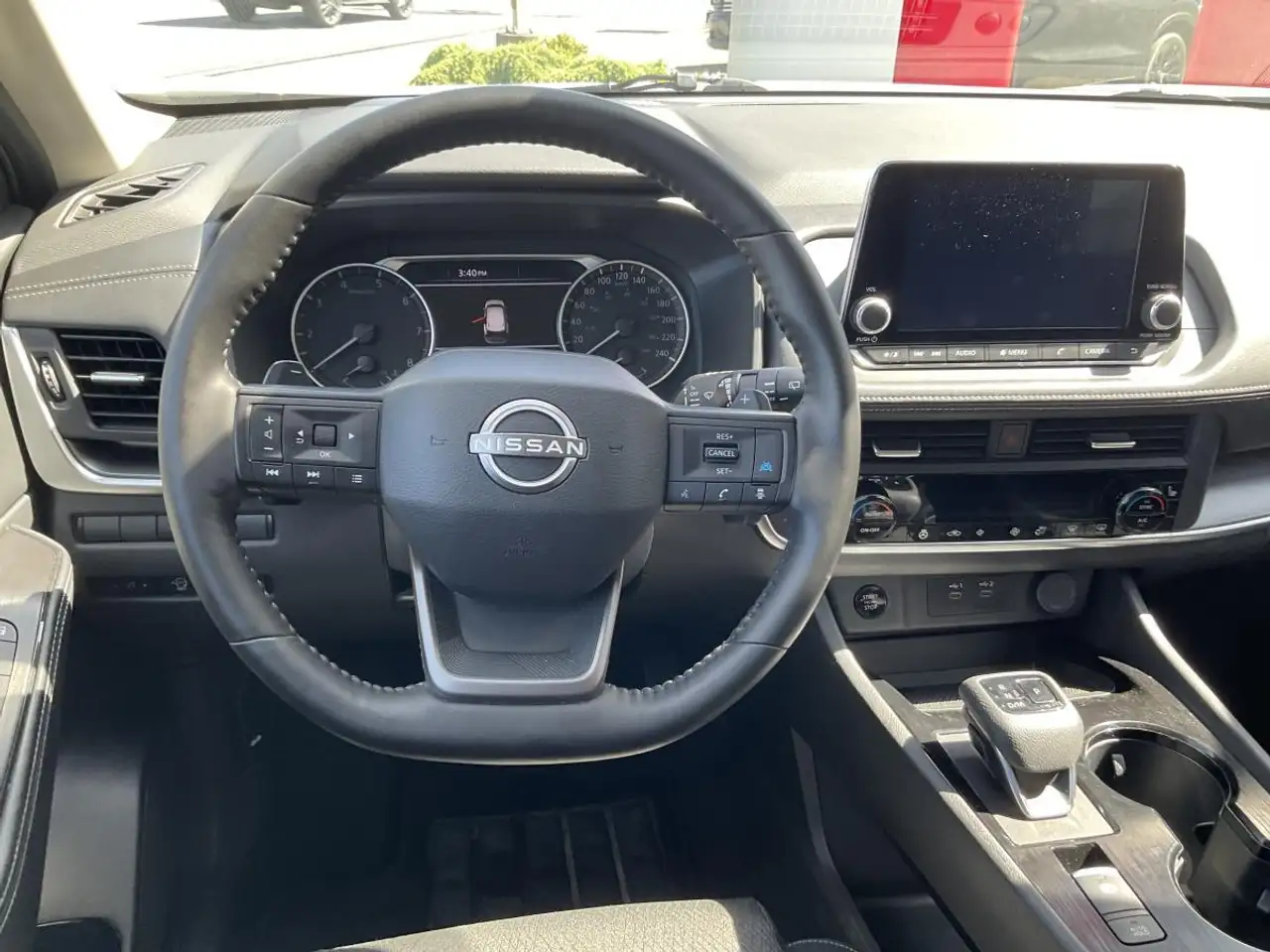 Nissan Rogue снимка Nissan Rogue