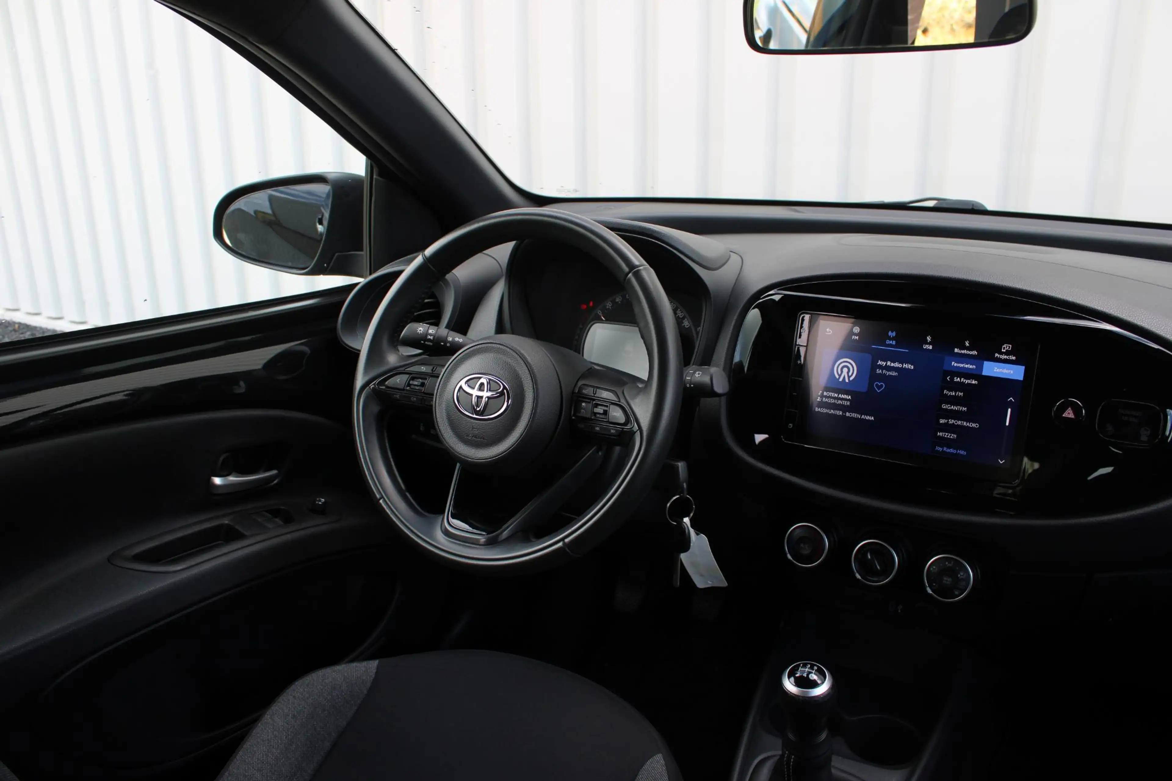 Toyota Aygo X 1.0 VVT-i MT Play | Incl. 12 maanden garantie | Ad — photo 2