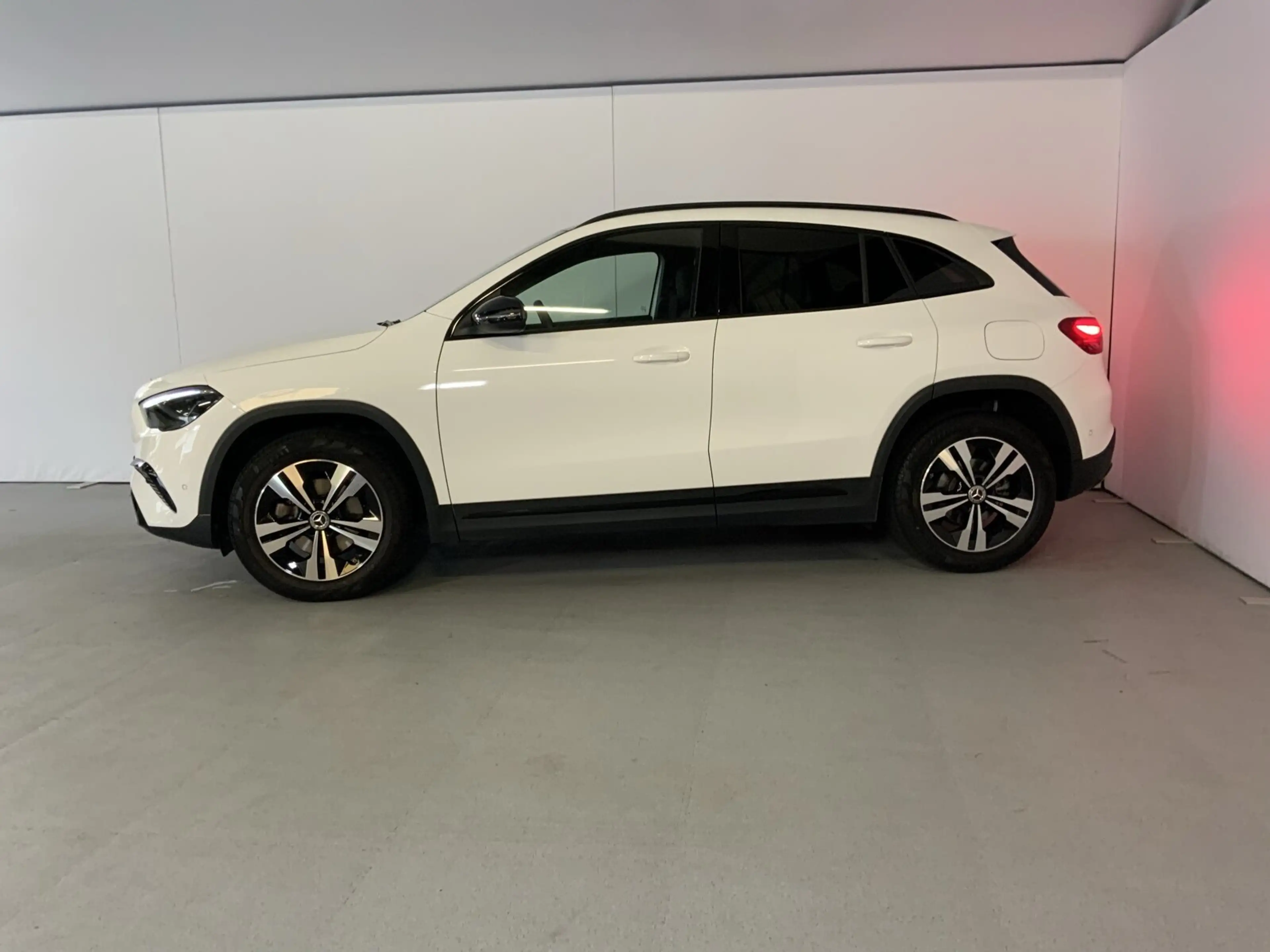 Mercedes-Benz GLA 200 GLA 200 Progressive Night Pano RüKa AppleCarPlay — photo 3
