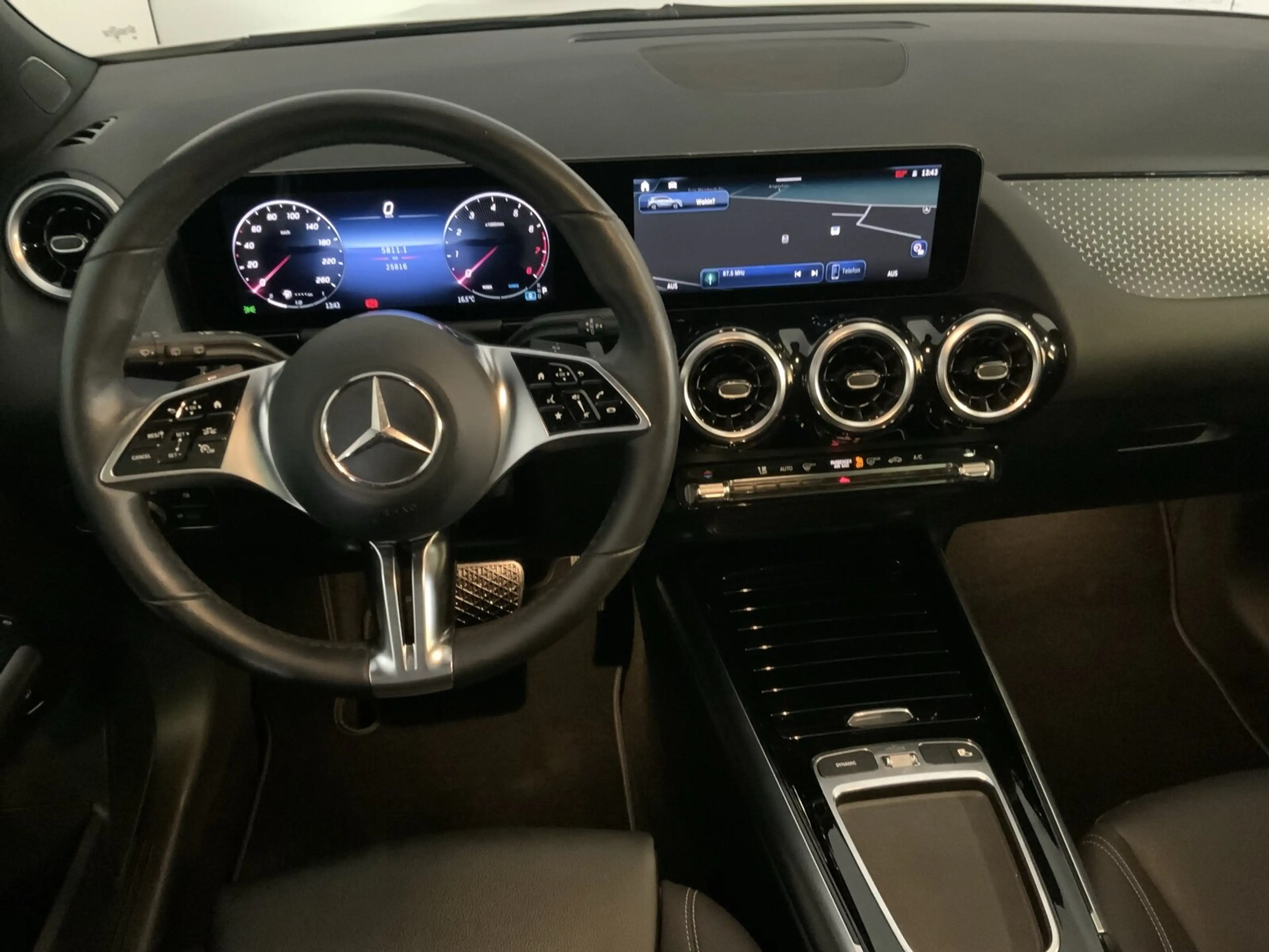 Mercedes-Benz GLA 200 GLA 200 Progressive Night Pano RüKa AppleCarPlay — photo 9