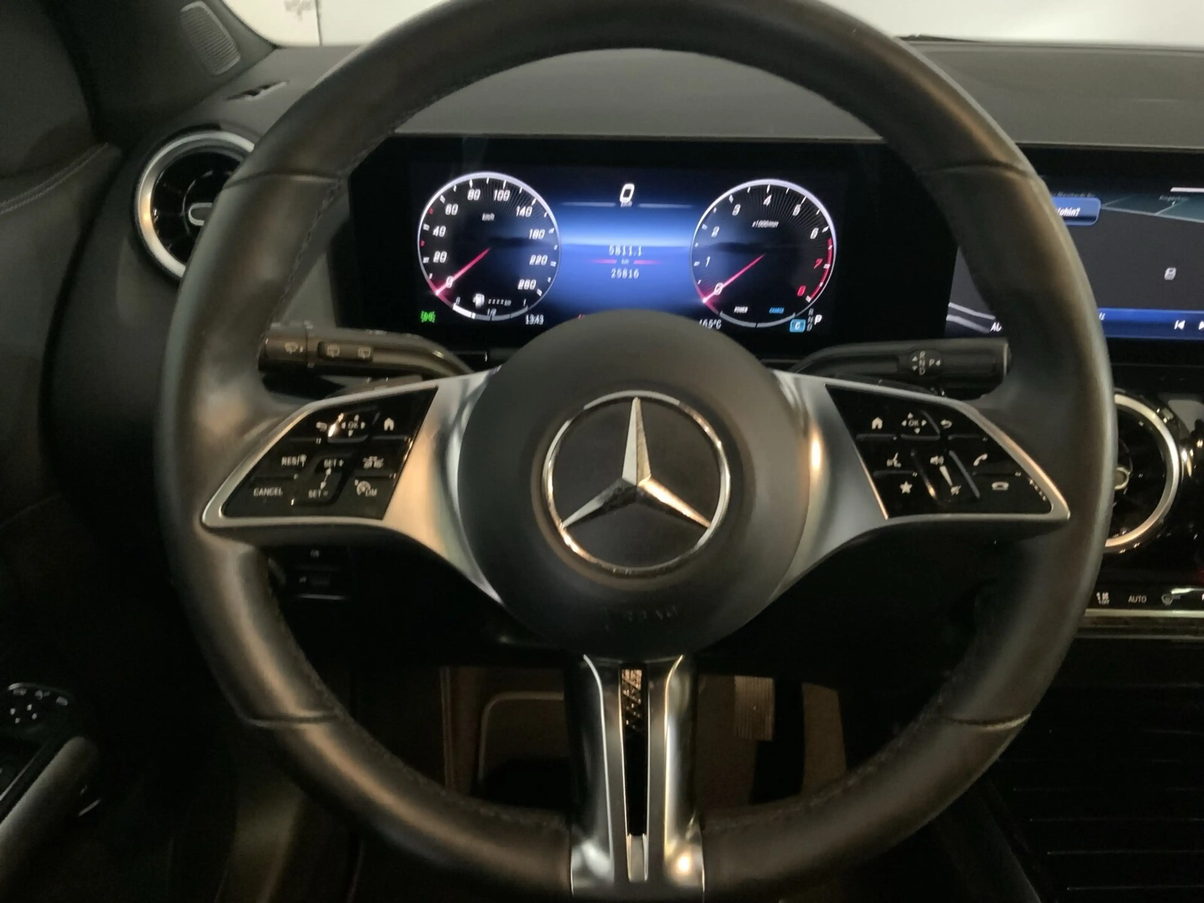 Mercedes-Benz GLA 200 GLA 200 Progressive Night Pano RüKa AppleCarPlay — photo 10